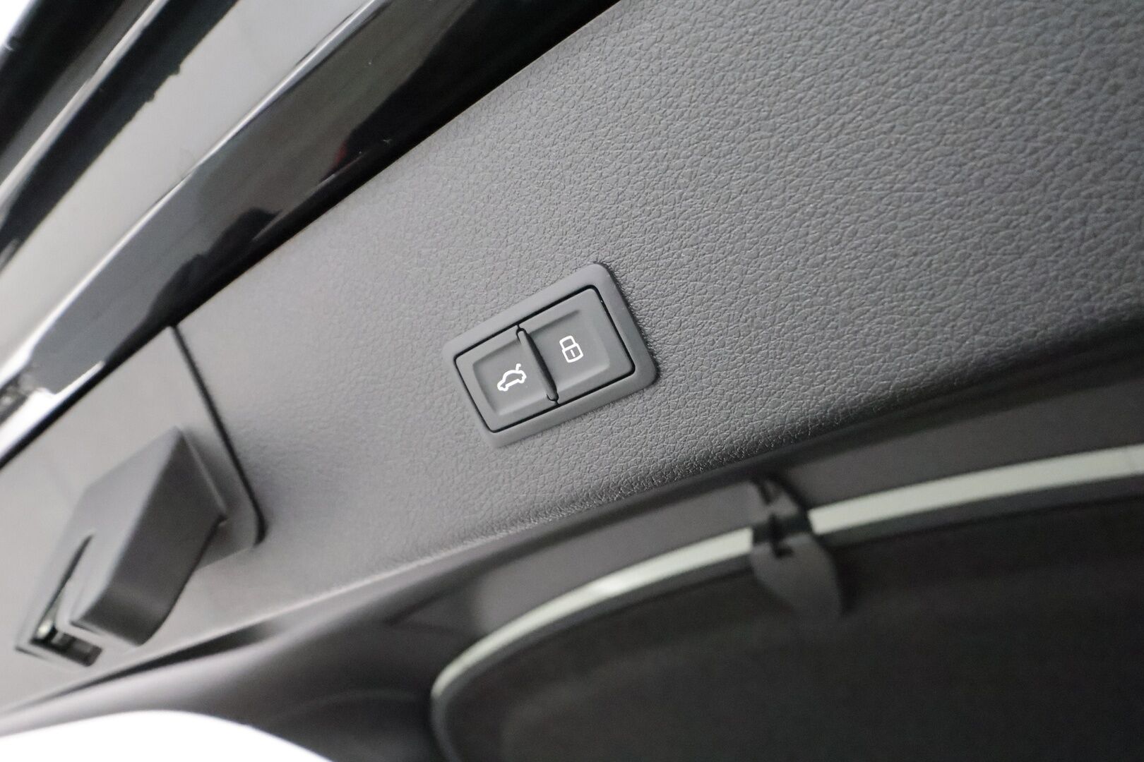 AUDI E-TRON 2022 Sportback Advanced 50 quattro **Panorama / HUD / B&O / Adapt.Vakkari / Matrix-LED / 360° / Sporttipenkki Muistilla** - 3,99 % KORKOTARJOUS TÄHÄN AUTOON - 2x Latauskaapelit / HUIPPU VARUSTEET!