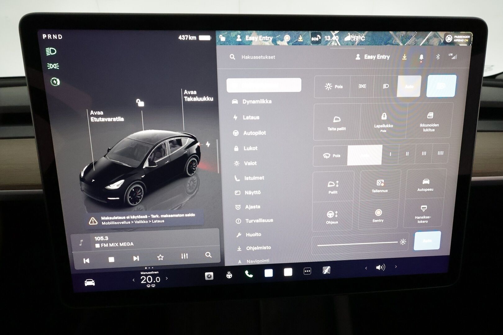 TESLA MODEL Y 2023 Performance **Lasikatto / Lämpöpumppu / Adapt.Vakkari / Matrix-LED / Muistipenkki / P.Kamera / Koukku / Navi / Keyless** - 3,99 % KORKOTARJOUS TÄHÄN AUTOON - Kahdet Renkaat
