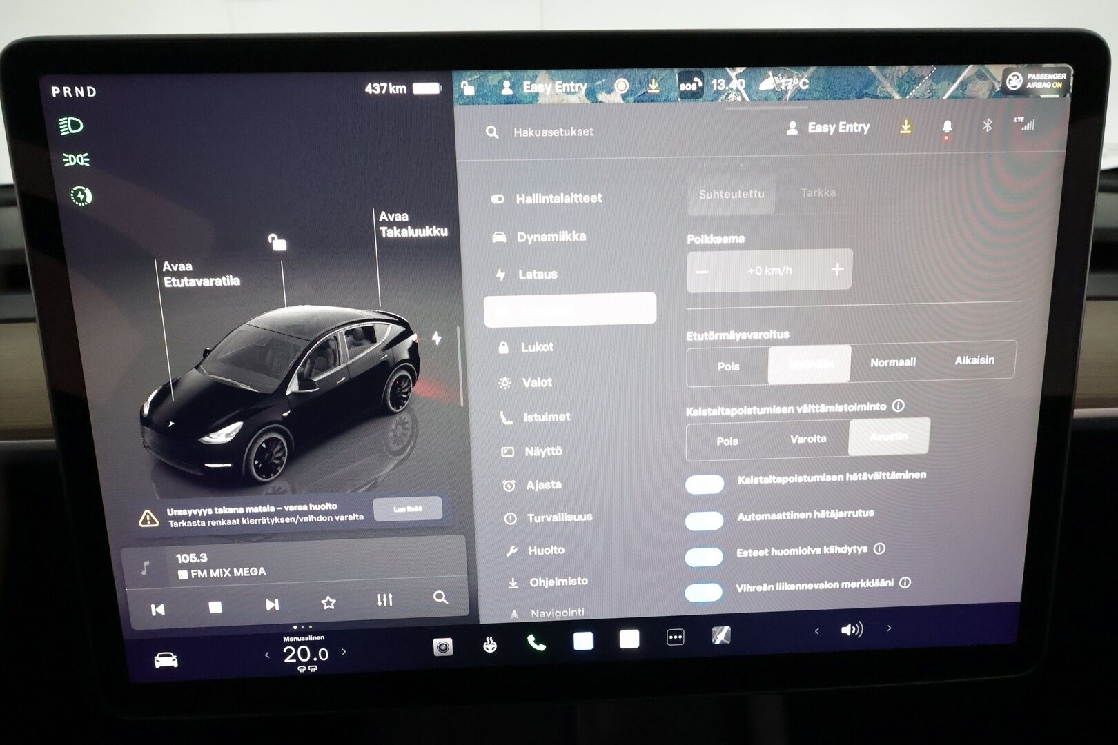 TESLA MODEL Y 2023 Performance **Lasikatto / Lämpöpumppu / Adapt.Vakkari / Matrix-LED / Muistipenkki / P.Kamera / Koukku / Navi / Keyless** - 3,99 % KORKOTARJOUS TÄHÄN AUTOON - Kahdet Renkaat