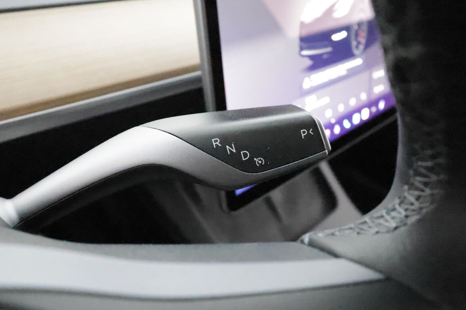TESLA MODEL Y 2023 Performance **Lasikatto / Lämpöpumppu / Adapt.Vakkari / Matrix-LED / Muistipenkki / P.Kamera / Koukku / Navi / Keyless** - 3,99 % KORKOTARJOUS TÄHÄN AUTOON - Kahdet Renkaat