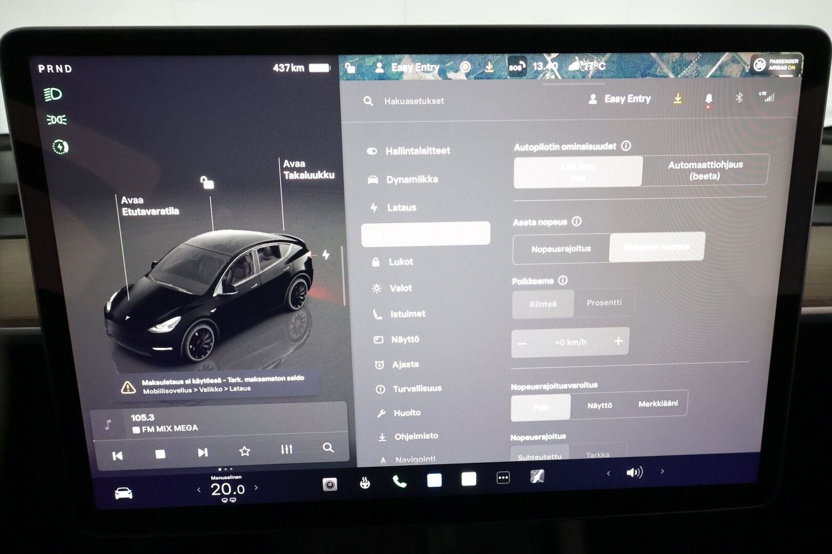 TESLA MODEL Y 2023 Performance **Lasikatto / Lämpöpumppu / Adapt.Vakkari / Matrix-LED / Muistipenkki / P.Kamera / Koukku / Navi / Keyless** - 3,99 % KORKOTARJOUS TÄHÄN AUTOON - Kahdet Renkaat