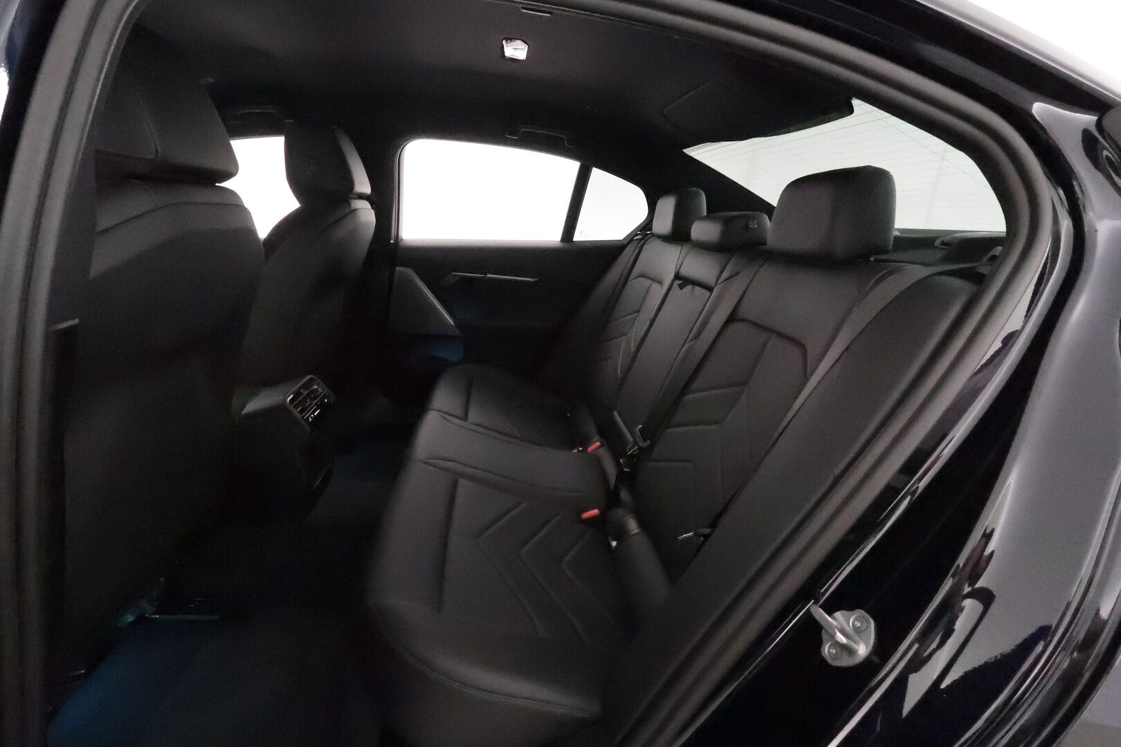 BMW I5 2024 G60 eDrive 40 M-Sport **Adapt.vakkari / Widescreen / Adapt.LED / 360° / Sporttinahat / Navi / Kaistavahti** - 2,99 % KORKOTARJOUS TÄHÄN AUTOON - Akku kuntotarkastettu / 2x Latauskaapelit / Kahdet Renkaat