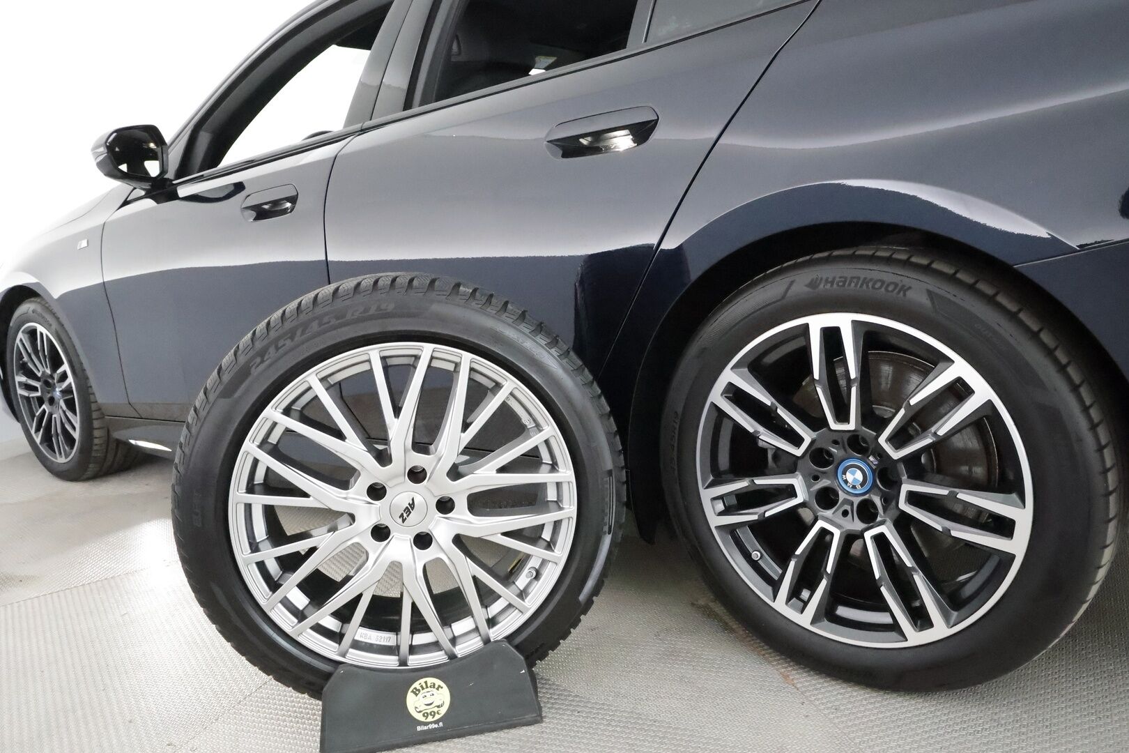 BMW I5 2024 G60 eDrive 40 M-Sport **Adapt.vakkari / Widescreen / Adapt.LED / 360° / Sporttinahat / Navi / Kaistavahti** - 2,99 % KORKOTARJOUS TÄHÄN AUTOON - Akku kuntotarkastettu / 2x Latauskaapelit / Kahdet Renkaat