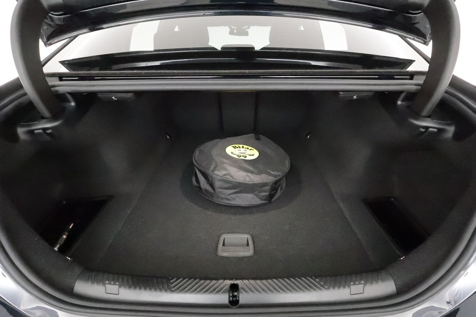 BMW I5 2024 G60 eDrive 40 M-Sport **Adapt.vakkari / Widescreen / Adapt.LED / 360° / Sporttinahat / Navi / Kaistavahti** - 2,99 % KORKOTARJOUS TÄHÄN AUTOON - Akku kuntotarkastettu / 2x Latauskaapelit / Kahdet Renkaat