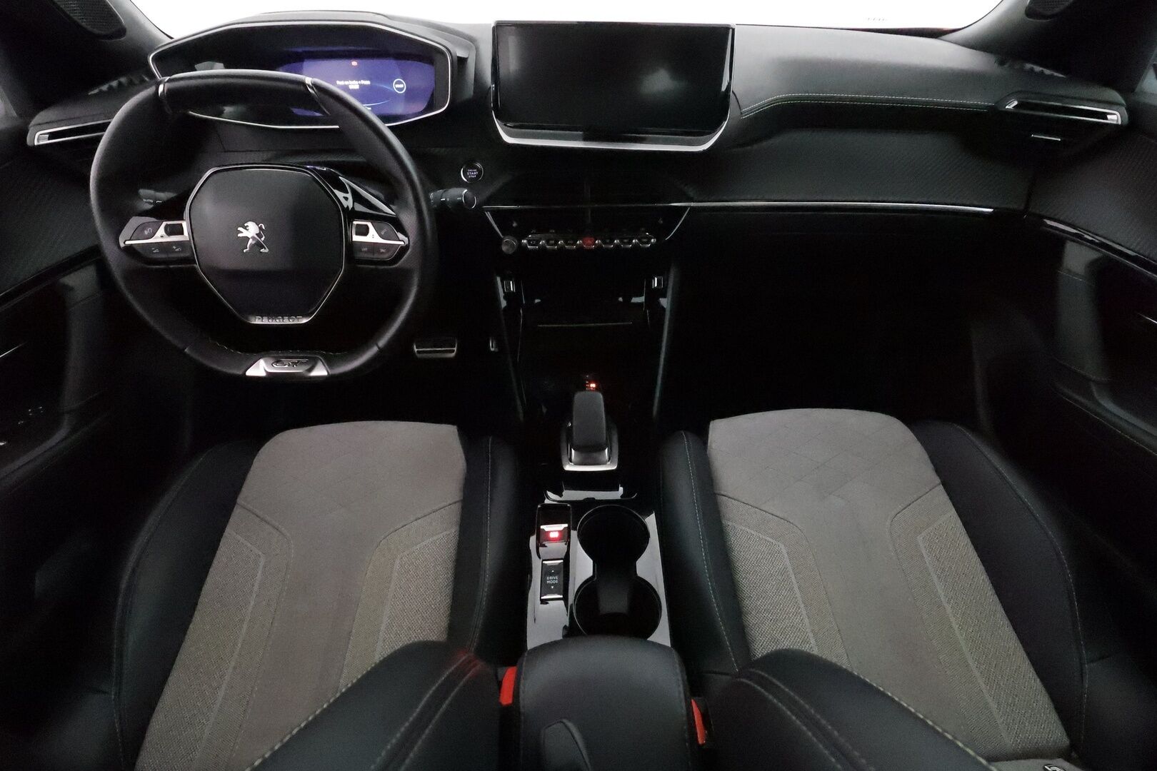PEUGEOT E-2008 2021 GT 50 kWh 136 Automaatti *Lämpöpumppu / ACC / Full-LED / P.Kamera / Navi / Kaistavahti / KeylessGO* - Kahdet renkaat + vanteet / ALV / seuraava katsastus 09.2026