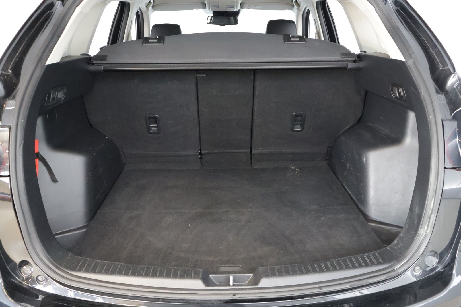 Mazda CX-5 2017 2,5 (195) SKYACTIV-G Luxury AWD ** Tehokas / Nahkaverhoilu / Muistipenkit / BOSE-äänentoisto / Adaptiivinen vakkari** - Harvinaisempi 2.5L moottori / 2x Hyvät renkaat!* - HULLU BLACKWEEK KORKOTARJOUS 2,49%