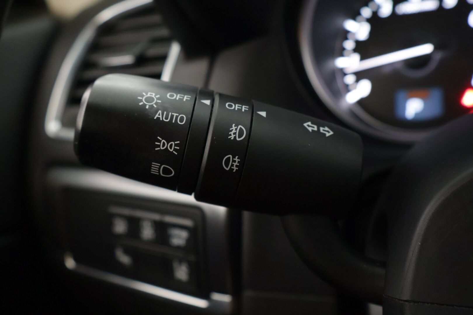 Mazda CX-5 2017 2,5 (195) SKYACTIV-G Luxury AWD ** Tehokas / Nahkaverhoilu / Muistipenkit / BOSE-äänentoisto / Adaptiivinen vakkari** - Harvinaisempi 2.5L moottori / 2x Hyvät renkaat!* - HULLU BLACKWEEK KORKOTARJOUS 2,49%