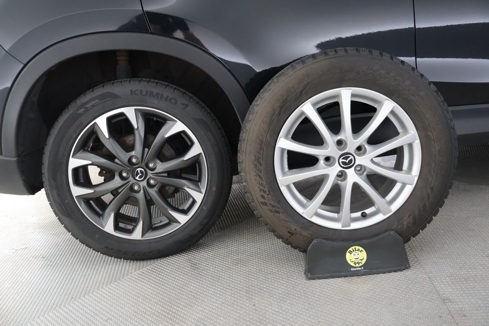 Mazda CX-5 2017 2,5 (195) SKYACTIV-G Luxury AWD ** Nahkaverhoilu / Muistipenkit / BOSE-äänentoisto / Adaptiivinen vakkari** - Loistavat varustee ja 2x hyvät renkaat aluvantein