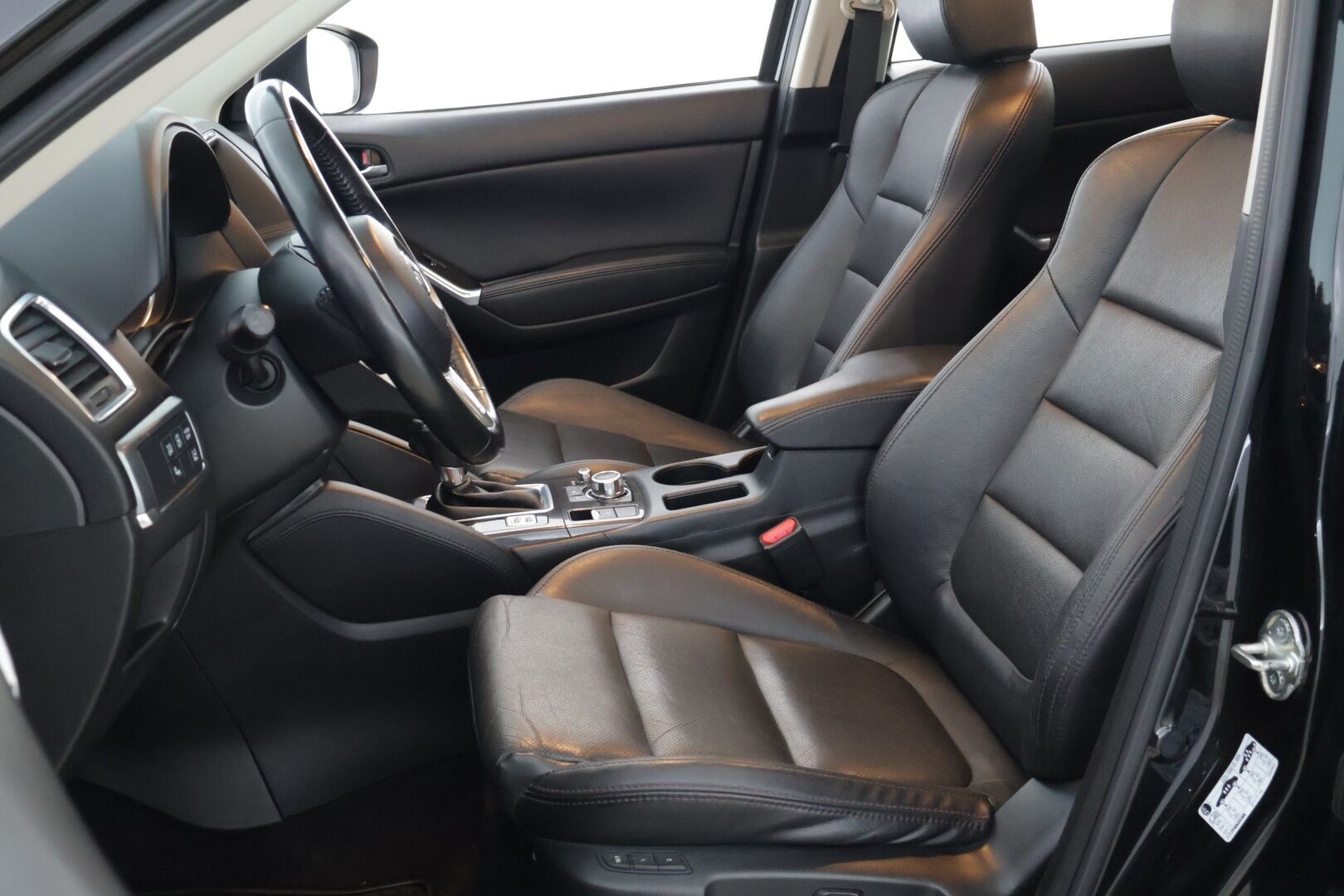 Mazda CX-5 2017 2,5 (195) SKYACTIV-G Luxury AWD ** Tehokas / Nahkaverhoilu / Muistipenkit / BOSE-äänentoisto / Adaptiivinen vakkari** - Harvinaisempi 2.5L moottori / 2x Hyvät renkaat!* - HULLU BLACKWEEK KORKOTARJOUS 2,49%