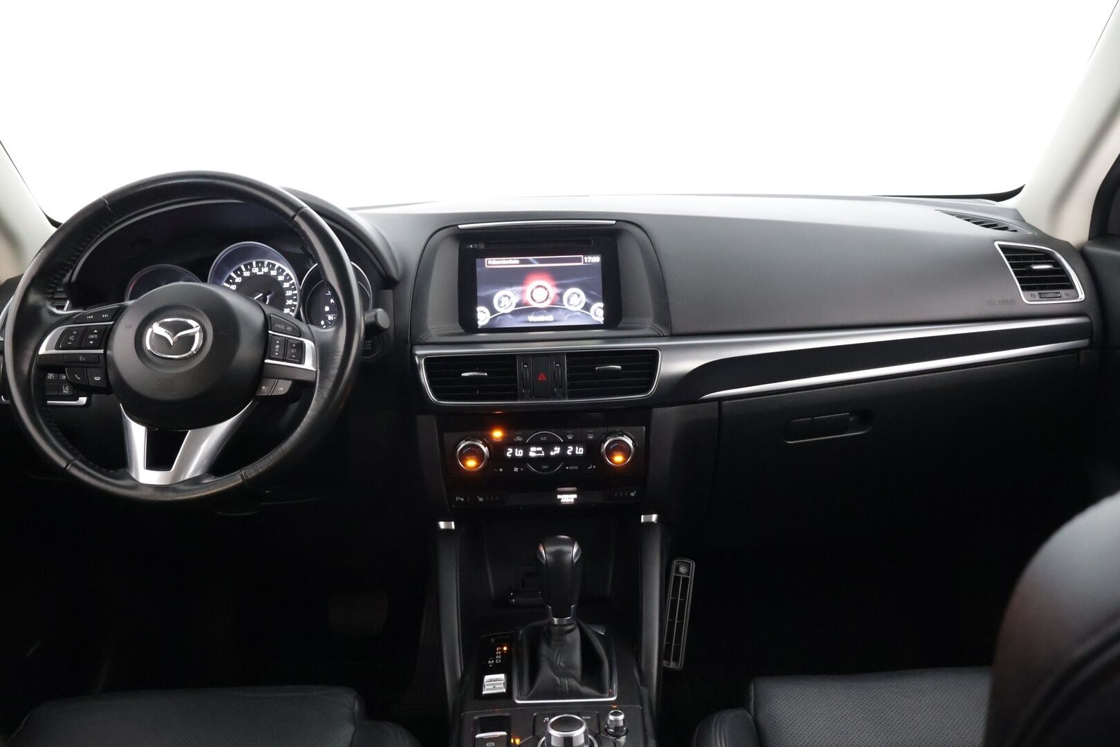 Mazda CX-5 2017 2,5 (195) SKYACTIV-G Luxury AWD ** Tehokas / Nahkaverhoilu / Muistipenkit / BOSE-äänentoisto / Adaptiivinen vakkari** - Harvinaisempi 2.5L moottori / 2x Hyvät renkaat!* - HULLU BLACKWEEK KORKOTARJOUS 2,49%