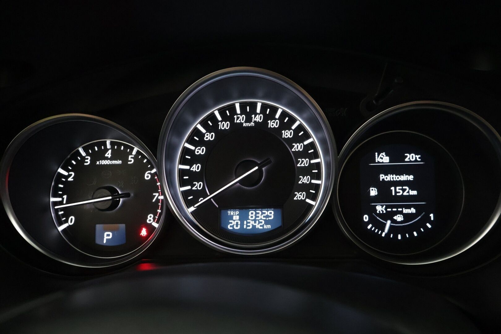 Mazda CX-5 2017 2,5 (195) SKYACTIV-G Luxury AWD ** Tehokas / Nahkaverhoilu / Muistipenkit / BOSE-äänentoisto / Adaptiivinen vakkari** - Harvinaisempi 2.5L moottori / 2x Hyvät renkaat!* - HULLU BLACKWEEK KORKOTARJOUS 2,49%