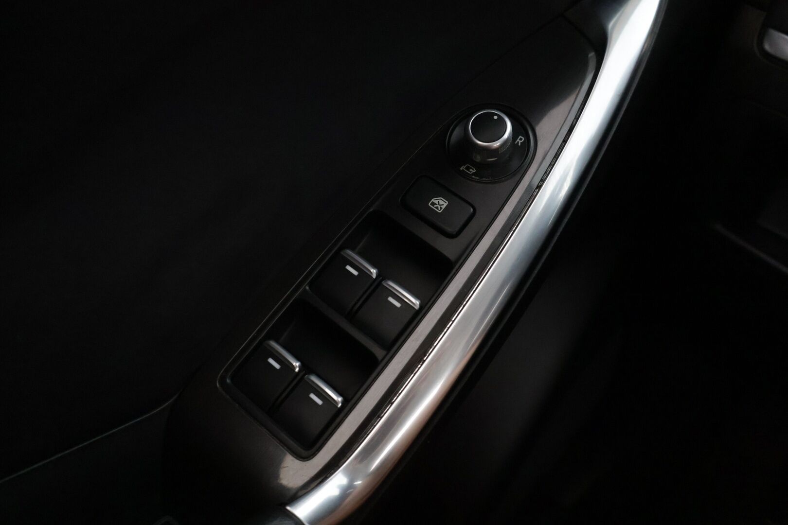 Mazda CX-5 2017 2,5 (195) SKYACTIV-G Luxury AWD ** Tehokas / Nahkaverhoilu / Muistipenkit / BOSE-äänentoisto / Adaptiivinen vakkari** - Harvinaisempi 2.5L moottori / 2x Hyvät renkaat!* - HULLU BLACKWEEK KORKOTARJOUS 2,49%