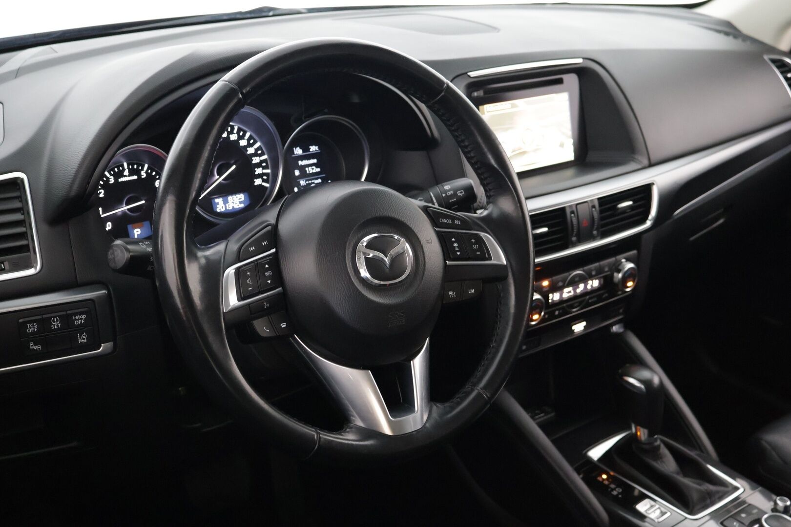 Mazda CX-5 2017 2,5 (195) SKYACTIV-G Luxury AWD ** Tehokas / Nahkaverhoilu / Muistipenkit / BOSE-äänentoisto / Adaptiivinen vakkari** - Harvinaisempi 2.5L moottori / 2x Hyvät renkaat!* - HULLU BLACKWEEK KORKOTARJOUS 2,49%