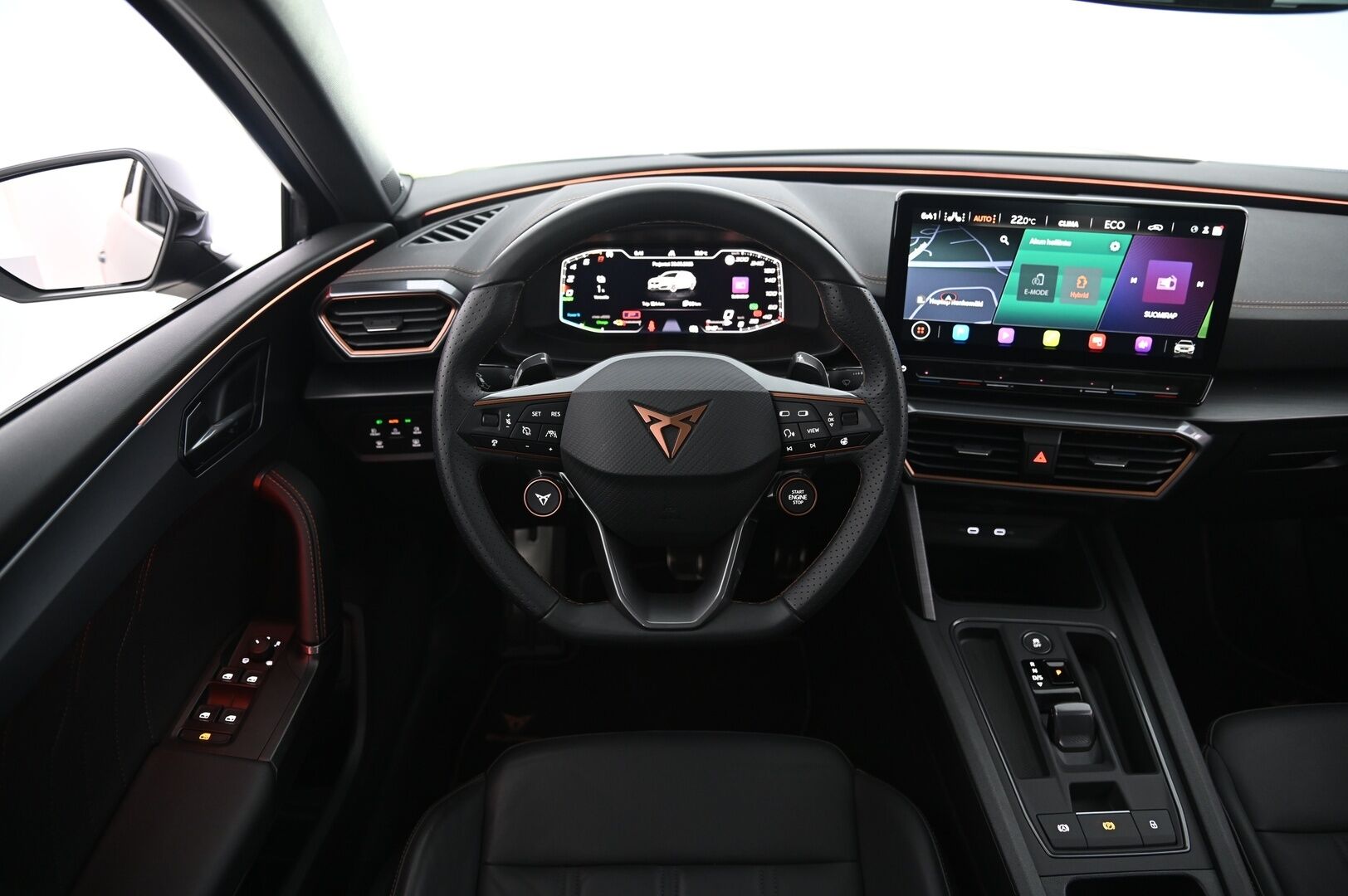Cupra Leon 2023 13.8 kWh, VZ 1,4 PHEV 180 kW e-HYBRID DSG * Panorama / Matrix-Led / ACC / Nahkaverhoilu / KeylessGo / P.Kamera* - 3,99 % KORKOTARJOUS TÄHÄN AUTOON - Juuri Huollettu / Näyttävä menopeli hyvillä varusteilla!*