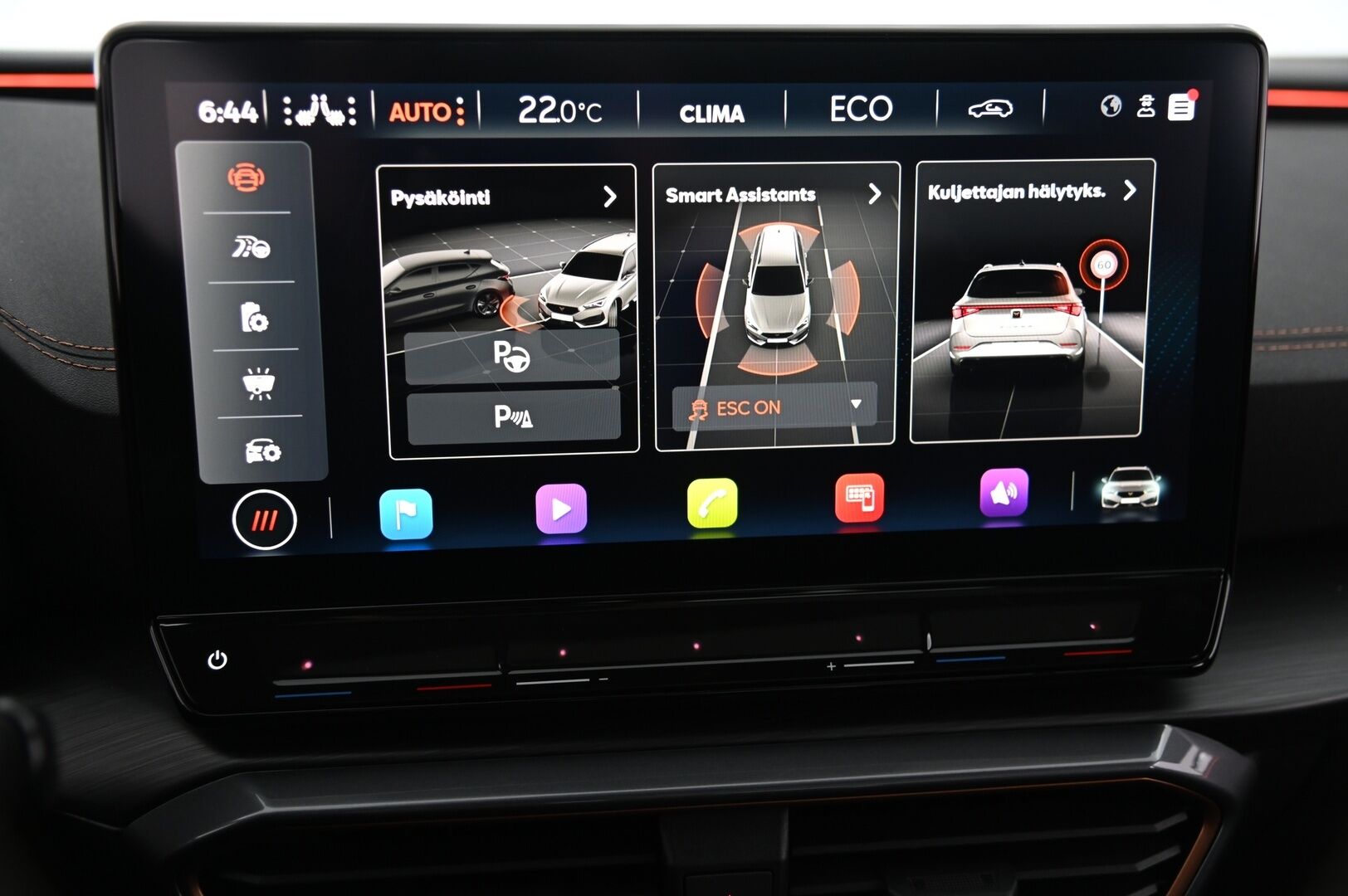 Cupra Leon 2023 13.8 kWh, VZ 1,4 PHEV 180 kW e-HYBRID DSG * Panorama / Matrix-Led / ACC / Nahkaverhoilu / KeylessGo / P.Kamera* - 3,99 % KORKOTARJOUS TÄHÄN AUTOON - Juuri Huollettu / Näyttävä menopeli hyvillä varusteilla!*