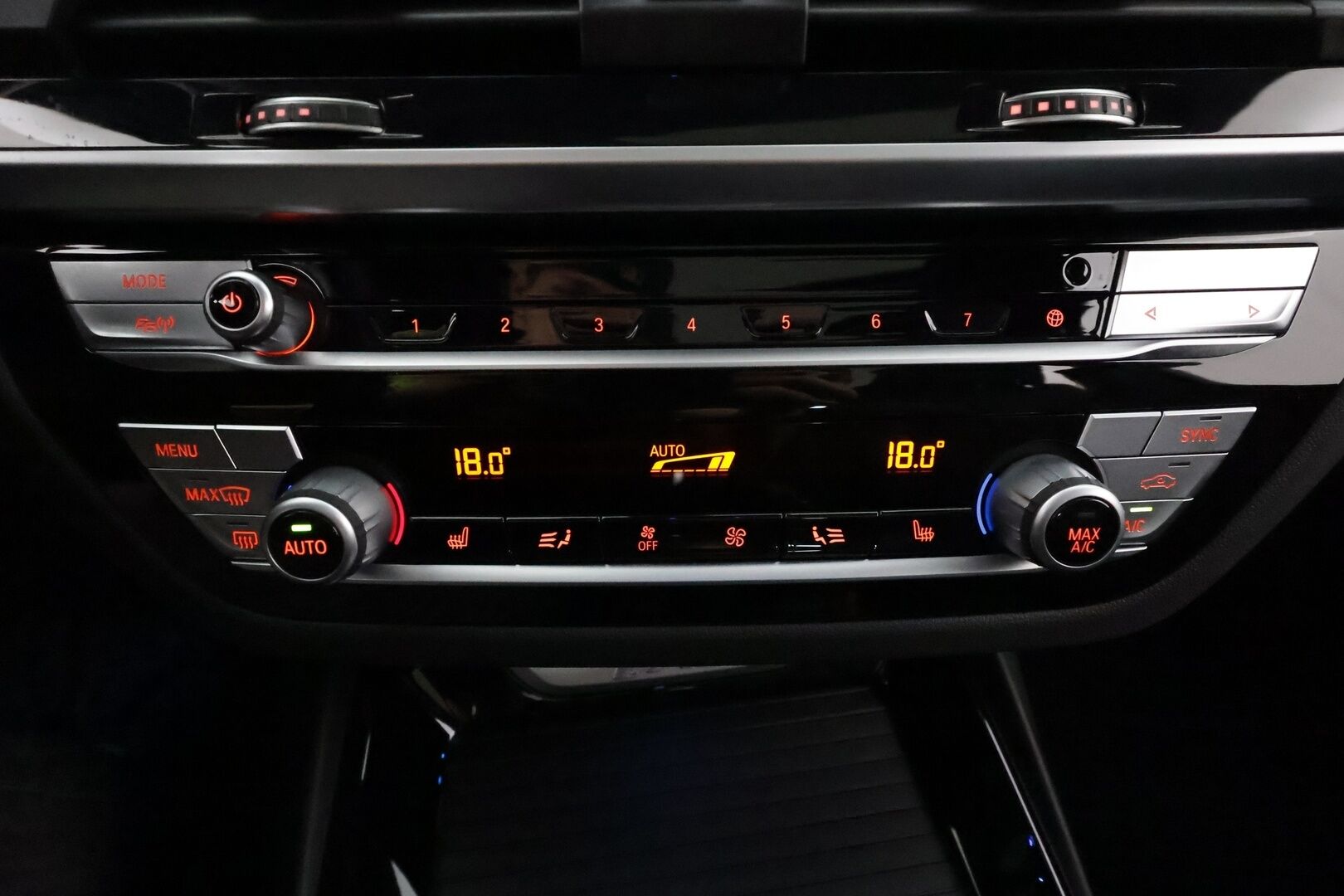 BMW IX3 2021 G08 Impressive - 3,99 % KORKOTARJOUS TÄHÄN AUTOON - Adapt.Vakkari / Koukku / HUD / Harman&Kardon / Gesture Control / Nahkasisusta / 360-Kamera / Supervarusteet!