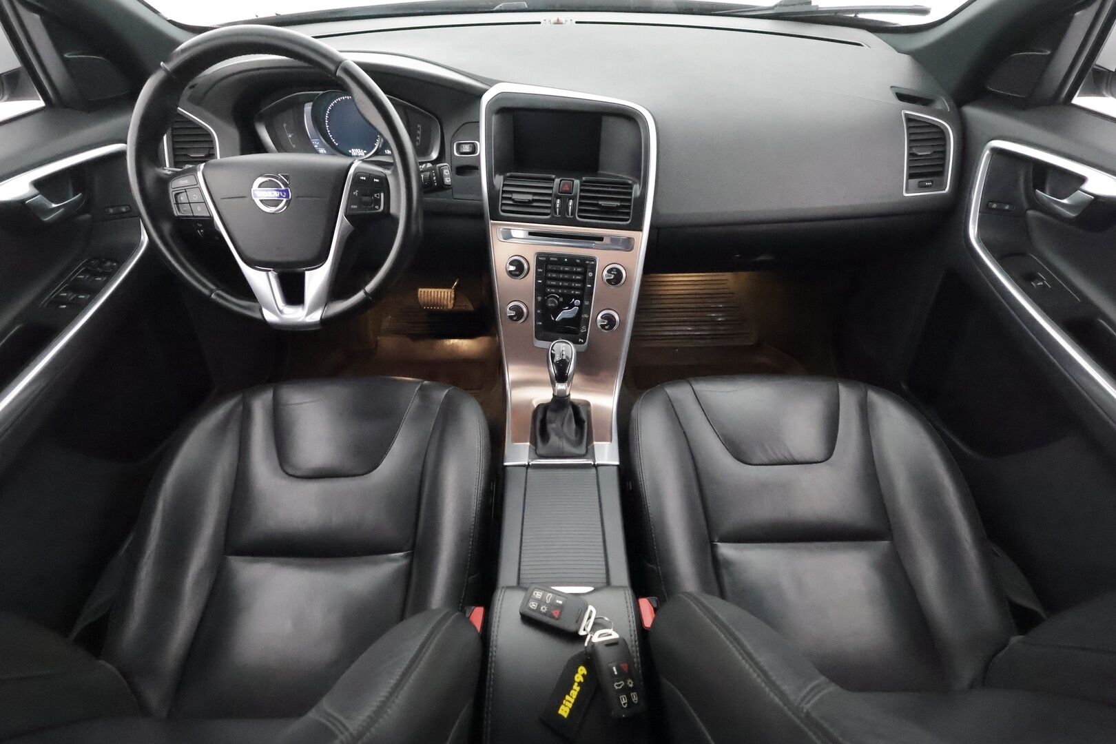Volvo XC60 2016 D4 AWD Summum Aut. - 140kw / Webasto / Facelift / Peruutuskamera / Nahkasisusta / Vetokoukku / Digimittaristo / Muistipenkki / Xenon / Juuri saapunut Tampereelle!