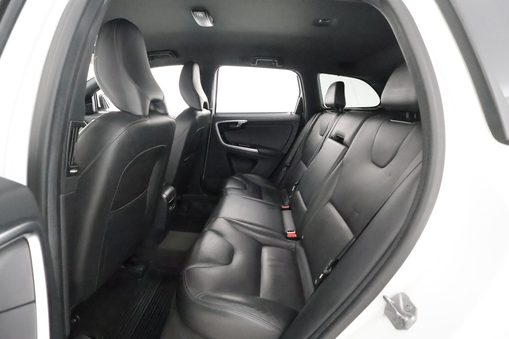 Volvo XC60 2016 D4 AWD Summum Aut. - 140kw / Webasto / Facelift / Peruutuskamera / Nahkasisusta / Vetokoukku / Digimittaristo / Muistipenkki / Xenon / Juuri saapunut Tampereelle!
