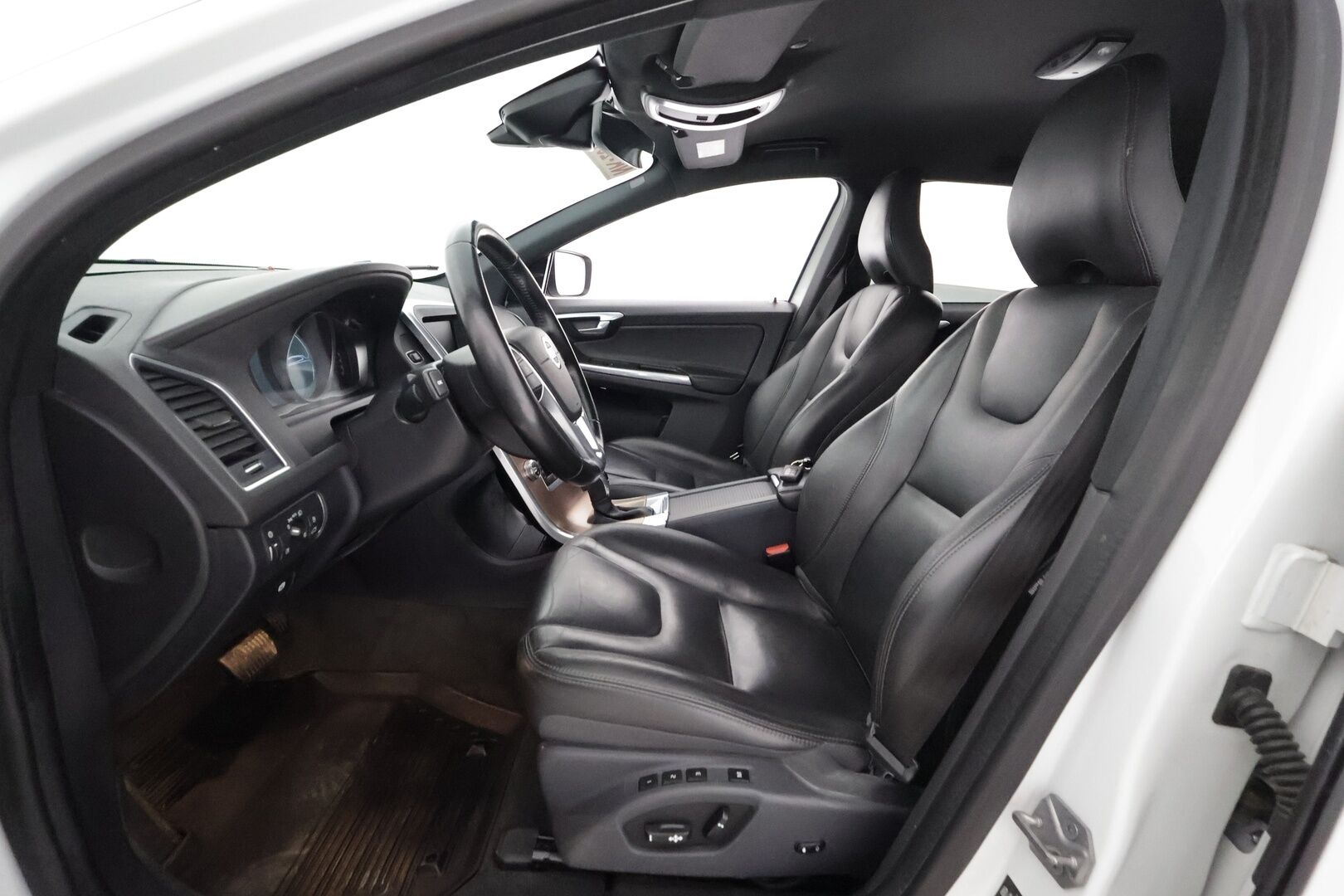 Volvo XC60 2016 D4 AWD Summum Aut. - 140kw / Webasto / Facelift / Peruutuskamera / Nahkasisusta / Vetokoukku / Digimittaristo / Muistipenkki / Xenon / Juuri saapunut Tampereelle!