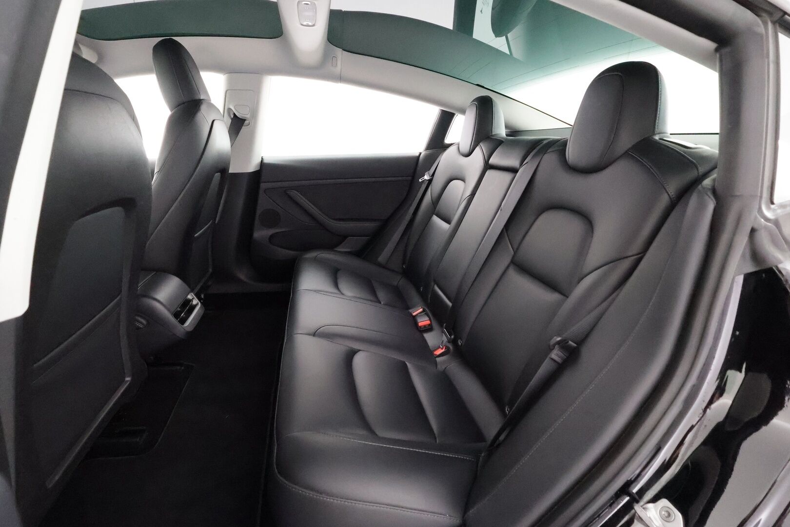 Tesla Model 3 2023 Standard Range Plus - | ILP | Koukku | ACC | Lasikatto | Matrix-LED | P.Kamera | Muistipenkki | Premium Speakers | Navi | Kaistavahti | Keyless |