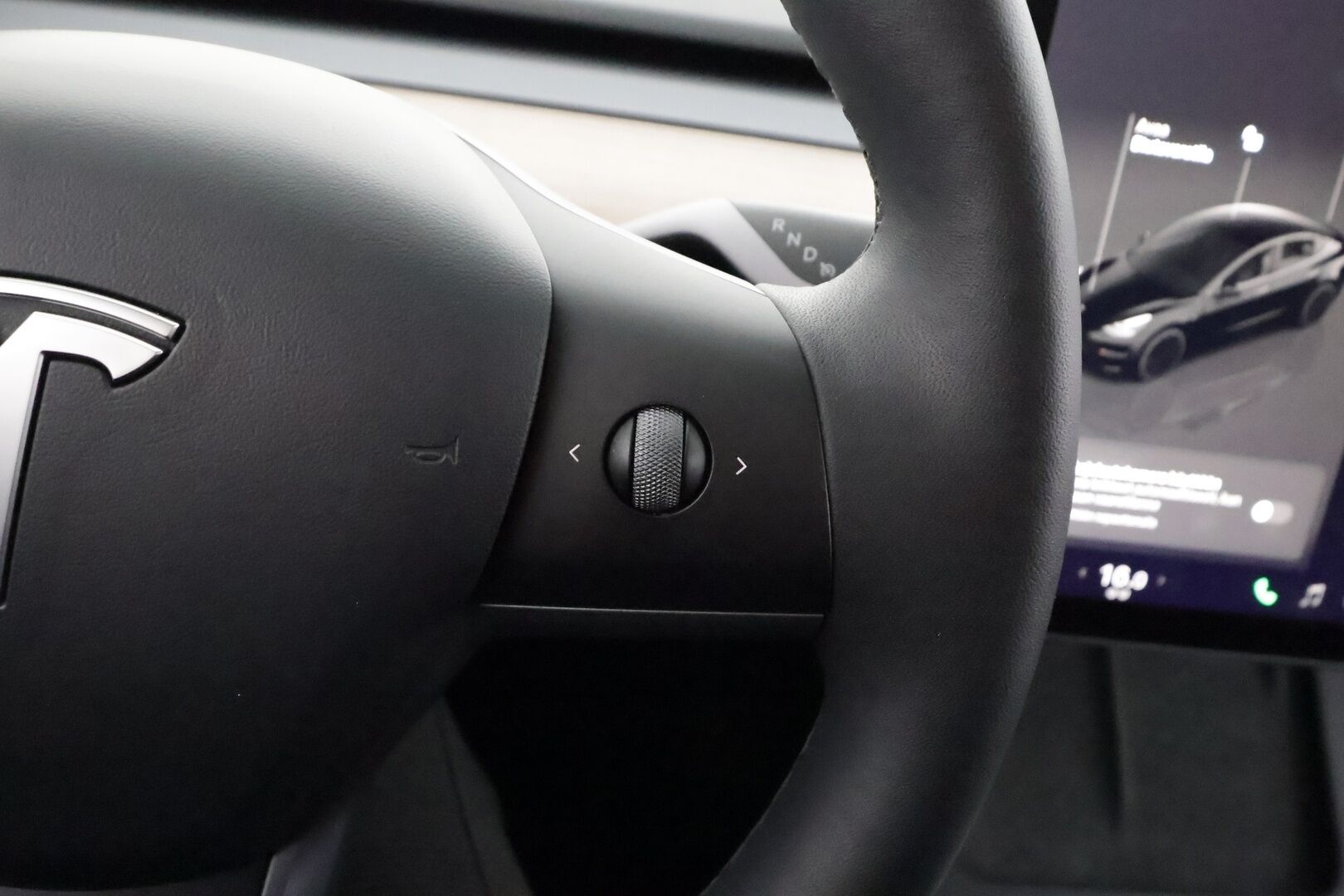 Tesla Model 3 2023 Standard Range Plus - | ILP | Koukku | ACC | Lasikatto | Matrix-LED | P.Kamera | Muistipenkki | Premium Speakers | Navi | Kaistavahti | Keyless |