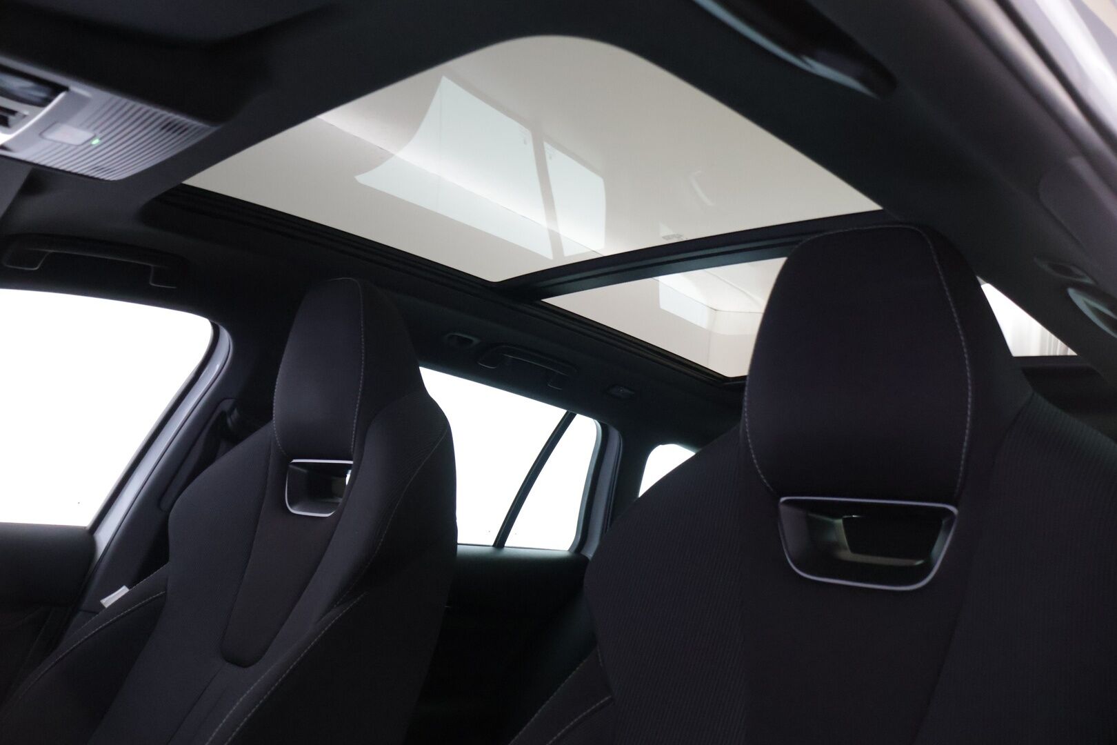 Skoda Octavia 2022 Combi 1.4 TSI PHEV SportLine iV DSG Autom. - |Panorama | Webasto | HUD | Crystal Matrix LED | Kamera | Keyless|