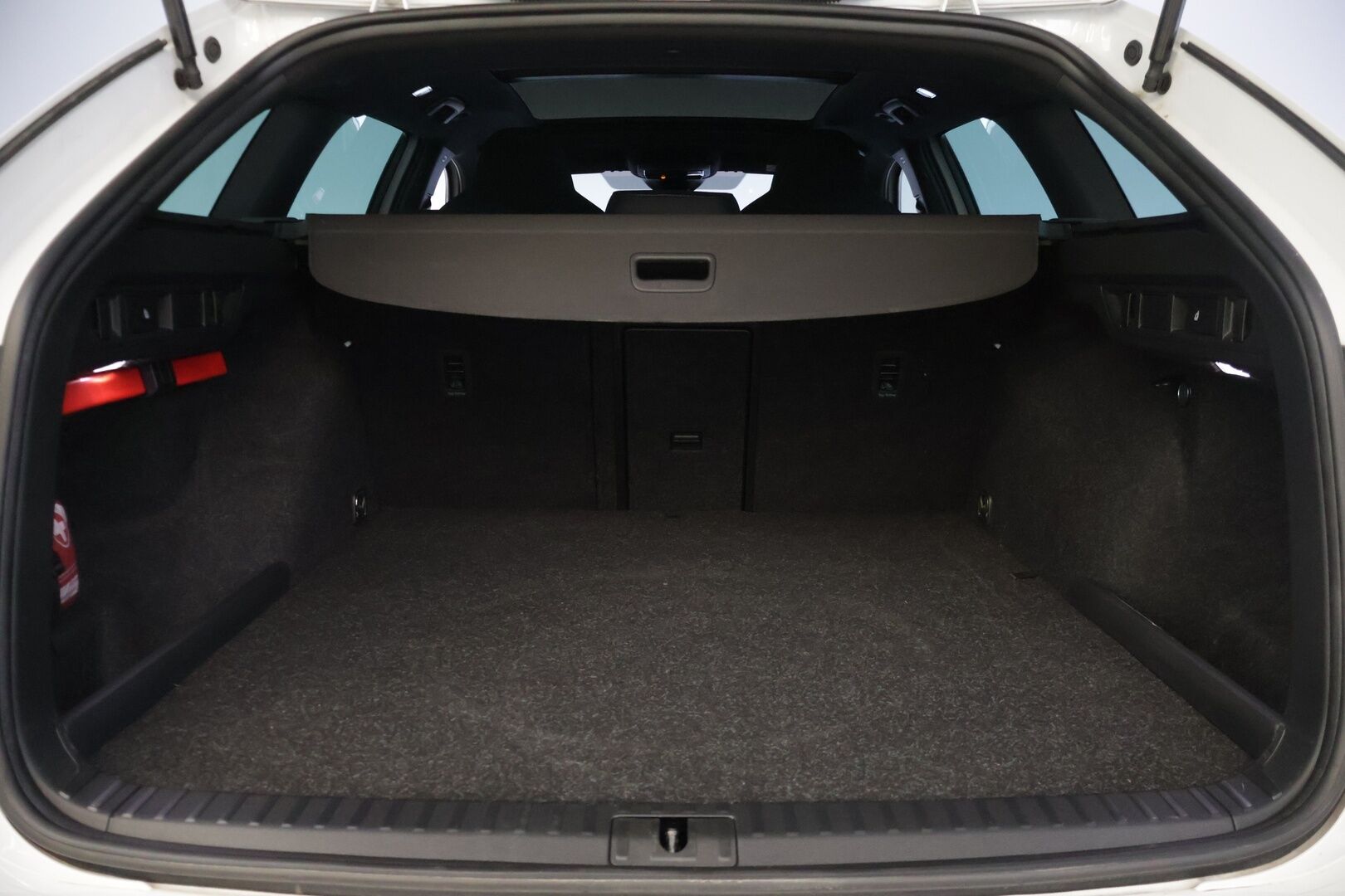 Skoda Octavia 2022 Combi 1.4 TSI PHEV SportLine iV DSG Autom. - |Panorama | Webasto | HUD | Crystal Matrix LED | Kamera | Keyless|