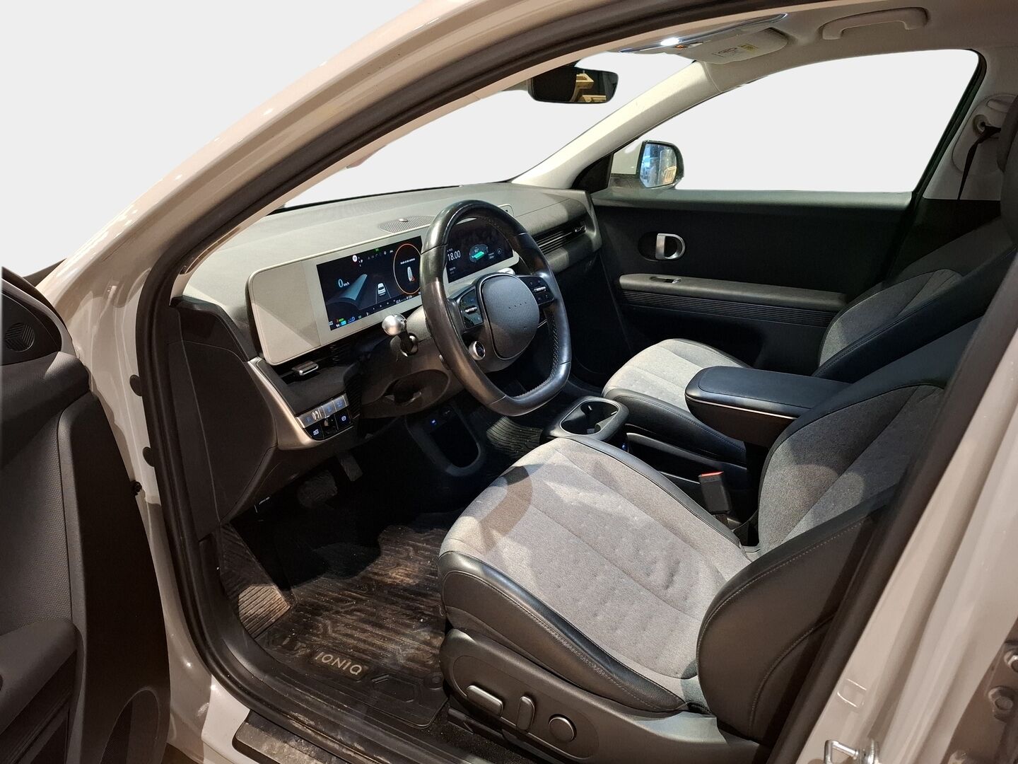 Hyundai IONIQ 5 2022 73 kWh 217 hv Style 5d / Vetokoukku /  ILP / ACC / P-Kamera / LED / Lisävalo - SoH 96,2 / Merkkiliikkeen huoltokirja! / 2x vanteet hyvillä renkailla!