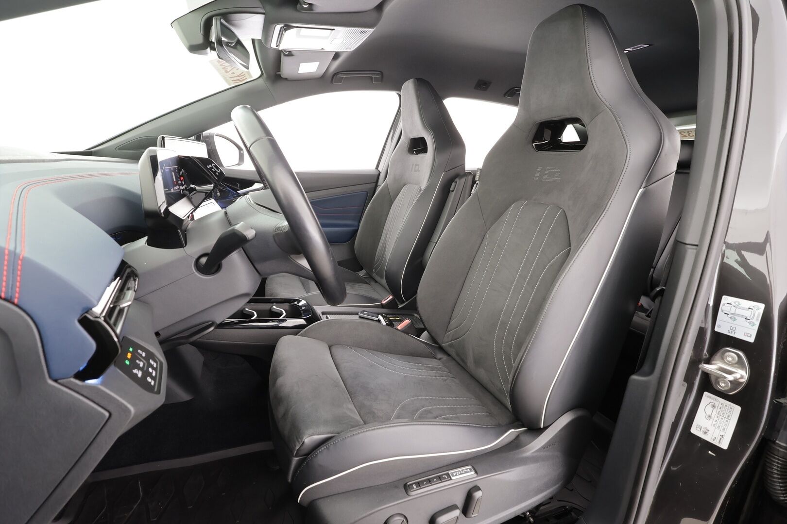VOLKSWAGEN ID.4 2022 GTX Dual Motor AWD Business - Merkkihuollettu | ACC | HUD |  360° | IQ.Light | ILP | Muistipenkit hieronnalla | Koukku | Navi | KeylessGo