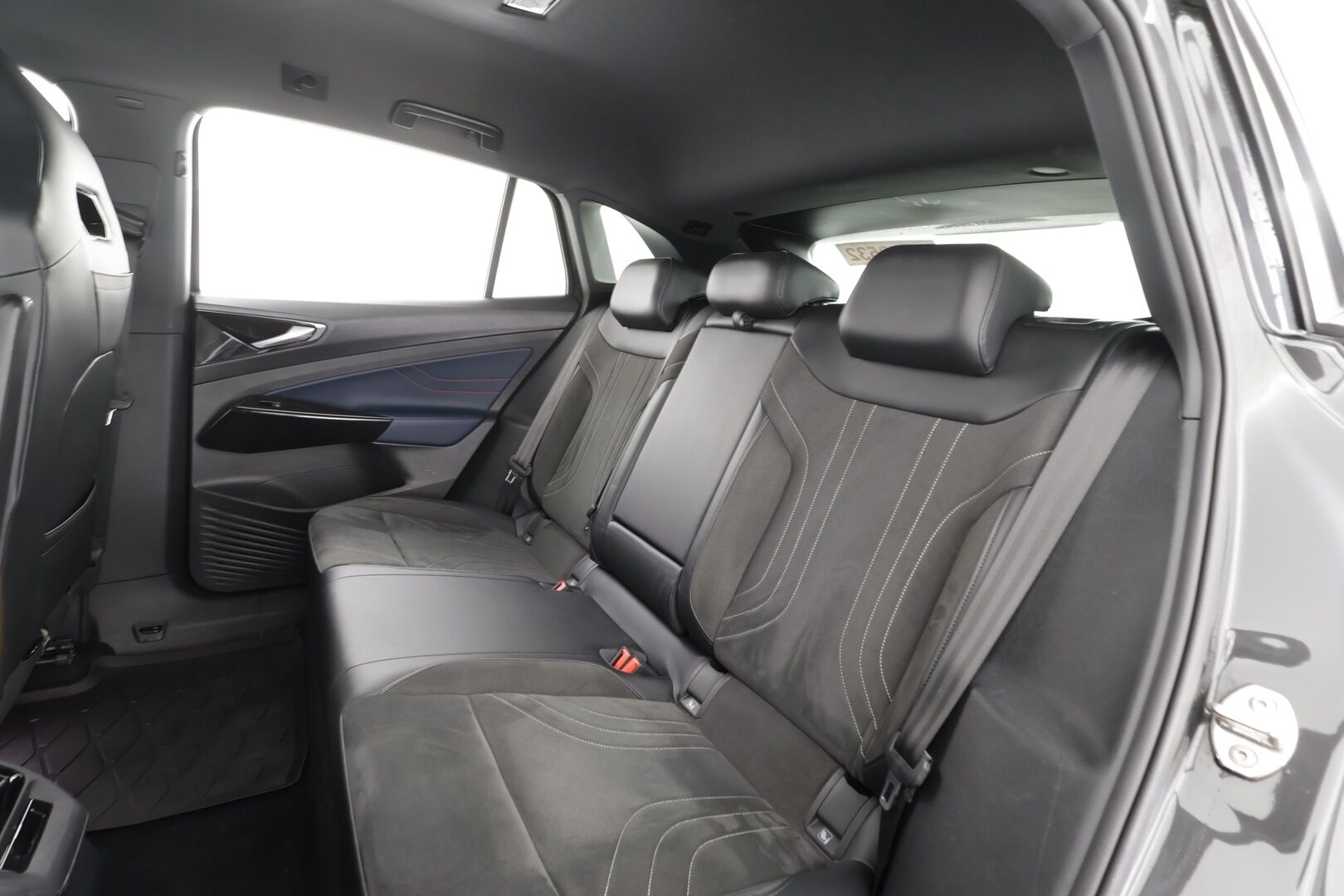 VOLKSWAGEN ID.4 2022 GTX Dual Motor AWD Business - Merkkihuollettu | ACC | HUD |  360° | IQ.Light | ILP | Muistipenkit hieronnalla | Koukku | Navi | KeylessGo