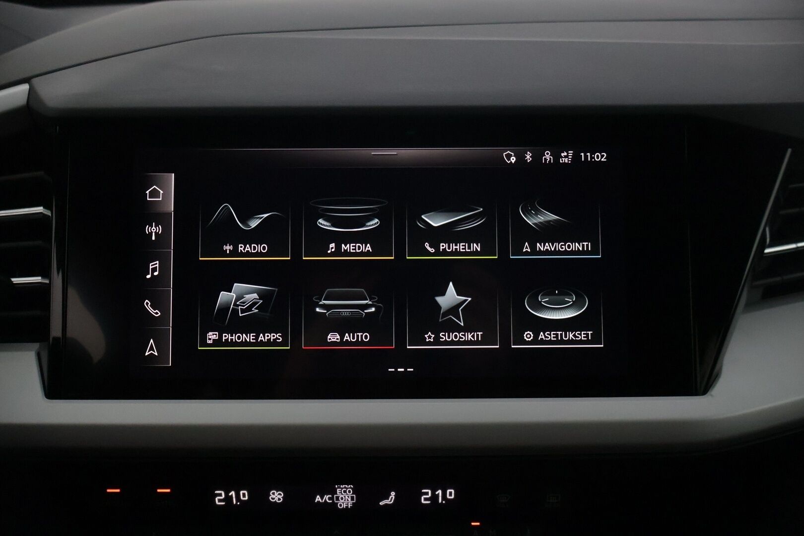 Audi Q4 e-tron 2023 50 e-tron quattro * Adapt. vakkari / Kamera / Vetokoukku / Matrix-LED / Keyless Go / Lämpöpumppu * - 2x renkaat vanteilla / Kuolleen kulman tunnistin / Sport-penkit / Akkitakuu 8v / 160tkm