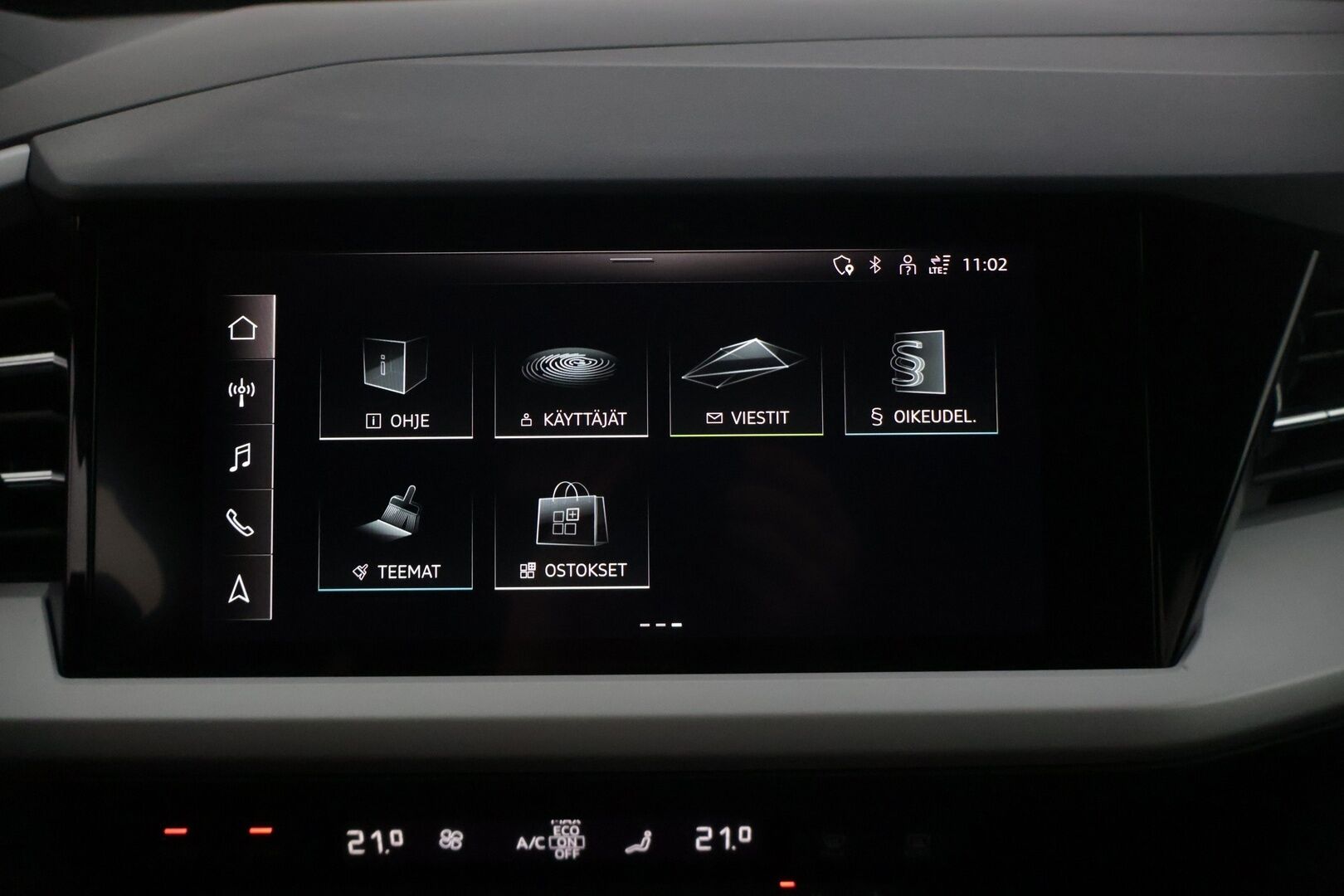 Audi Q4 e-tron 2023 50 e-tron quattro * Adapt. vakkari / Kamera / Vetokoukku / Matrix-LED / Keyless Go / Lämpöpumppu * - 2x renkaat vanteilla / Kuolleen kulman tunnistin / Sport-penkit / Akkitakuu 8v / 160tkm