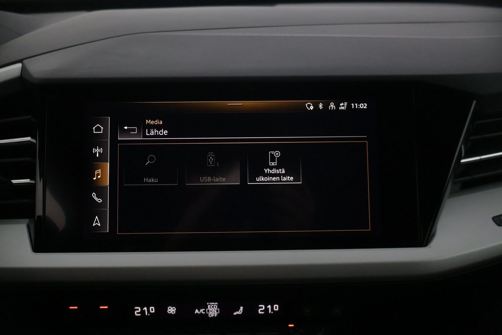 Audi Q4 e-tron 2023 50 e-tron quattro * Adapt. vakkari / Kamera / Vetokoukku / Matrix-LED / Keyless Go / Lämpöpumppu * - 2x renkaat vanteilla / Kuolleen kulman tunnistin / Sport-penkit / Akkitakuu 8v / 160tkm