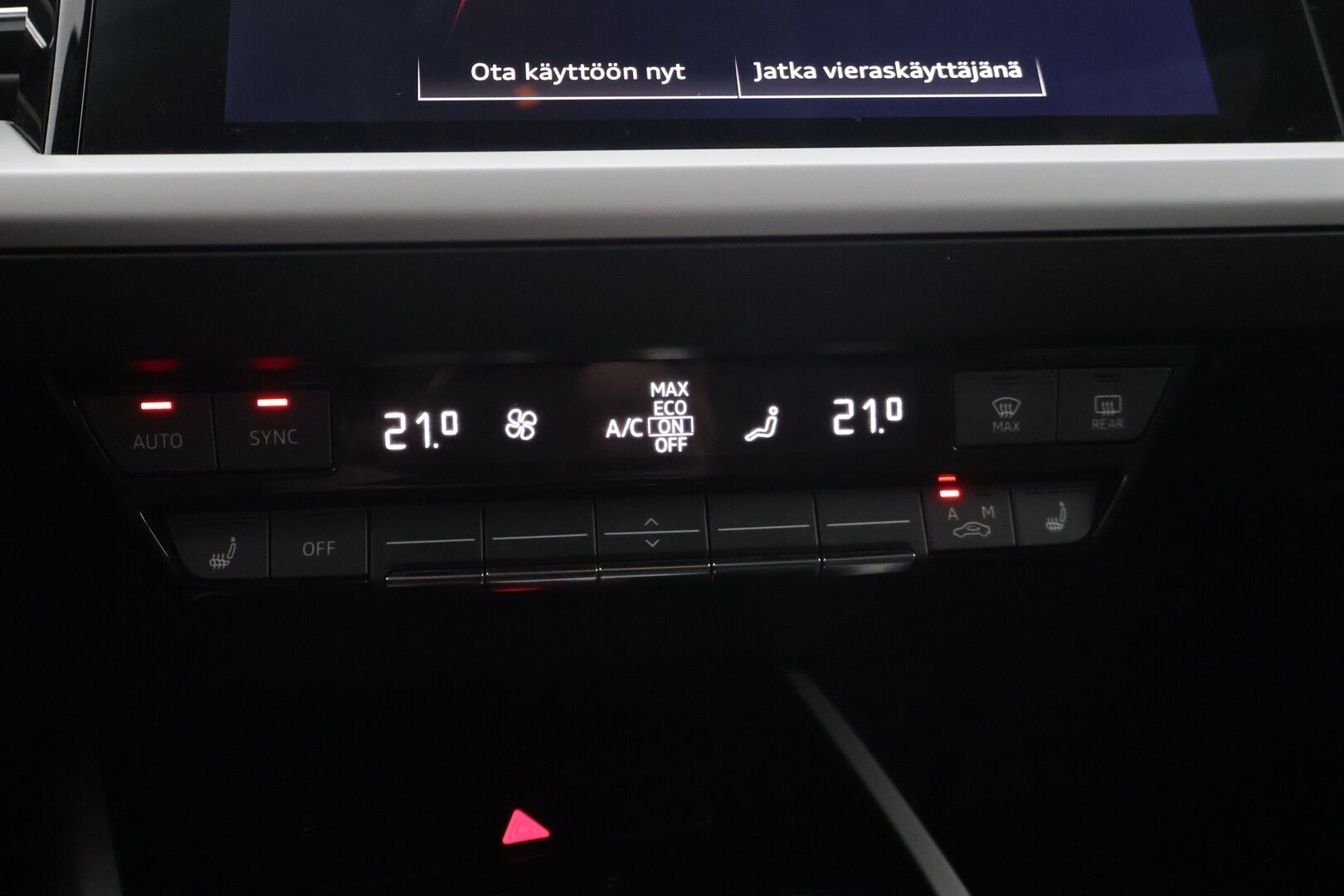 Audi Q4 e-tron 2023 50 e-tron quattro * Adapt. vakkari / Kamera / Vetokoukku / Matrix-LED / Keyless Go / Lämpöpumppu * - 2x renkaat vanteilla / Kuolleen kulman tunnistin / Sport-penkit / Akkitakuu 8v / 160tkm