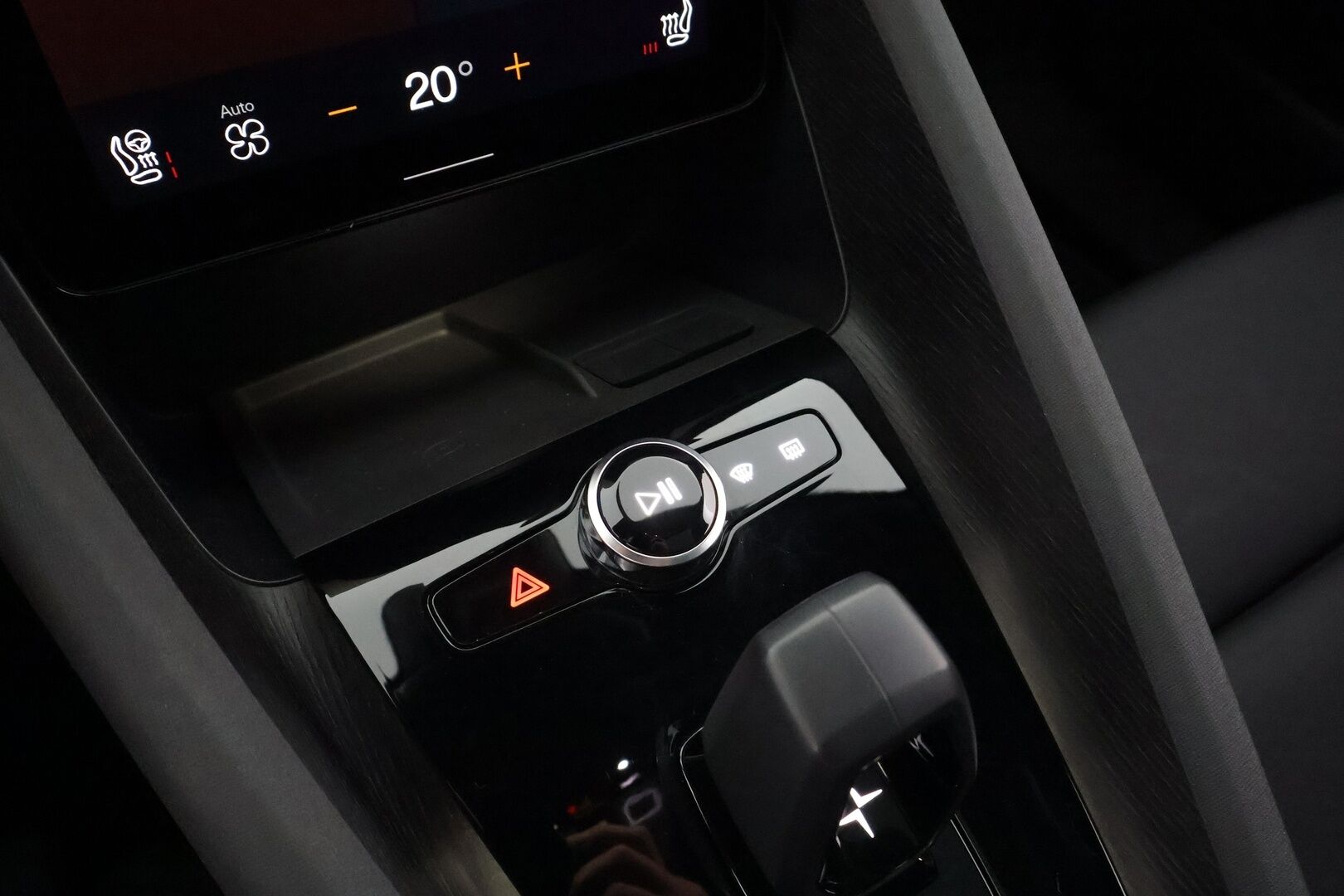 POLESTAR 2 2023 Long Range Dual Motor, 300kW * ILP / Lasikatto / ACC / LED / 360 / H&K / Sportpenkki Muistilla * - Merkkihuollot / 2x Latauskaapelit