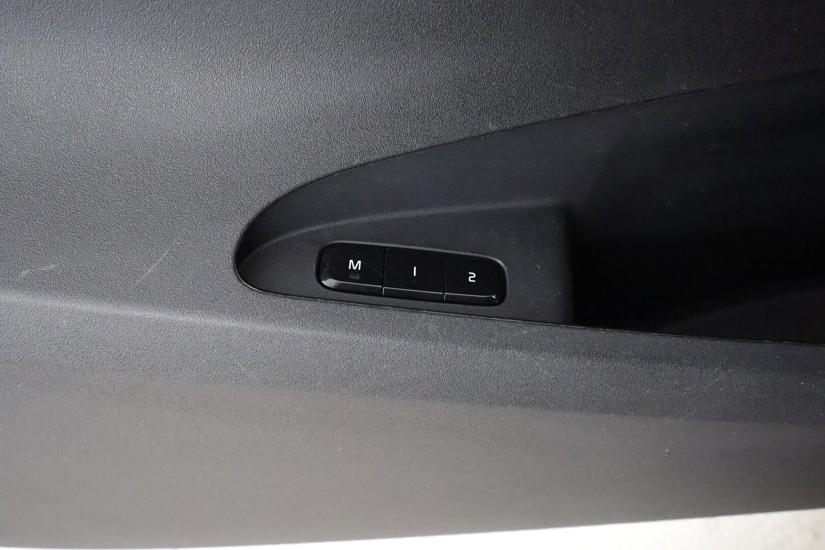 POLESTAR 2 2023 Long Range Dual Motor, 300kW * ILP / Lasikatto / ACC / LED / 360 / H&K / Sportpenkki Muistilla * - Merkkihuollot / 2x Latauskaapelit