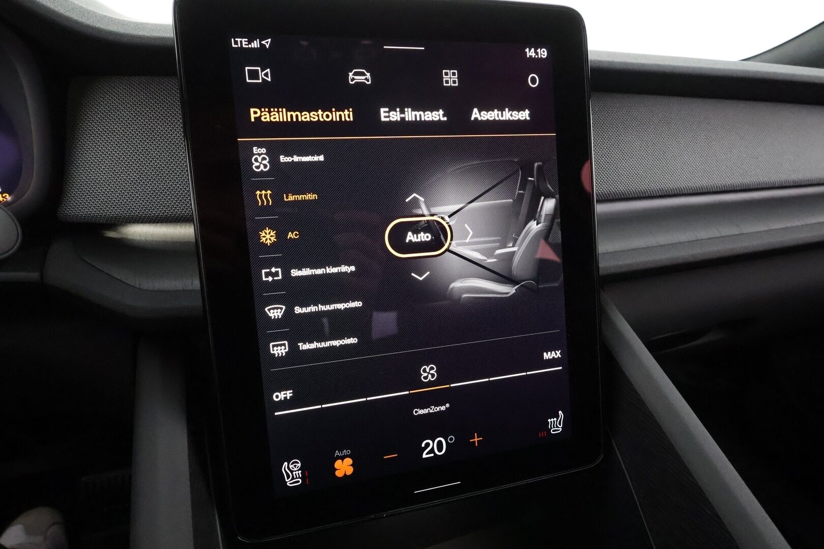 POLESTAR 2 2023 Long Range Dual Motor, 300kW * ILP / Lasikatto / ACC / LED / 360 / H&K / Sportpenkki Muistilla * - Merkkihuollot / 2x Latauskaapelit