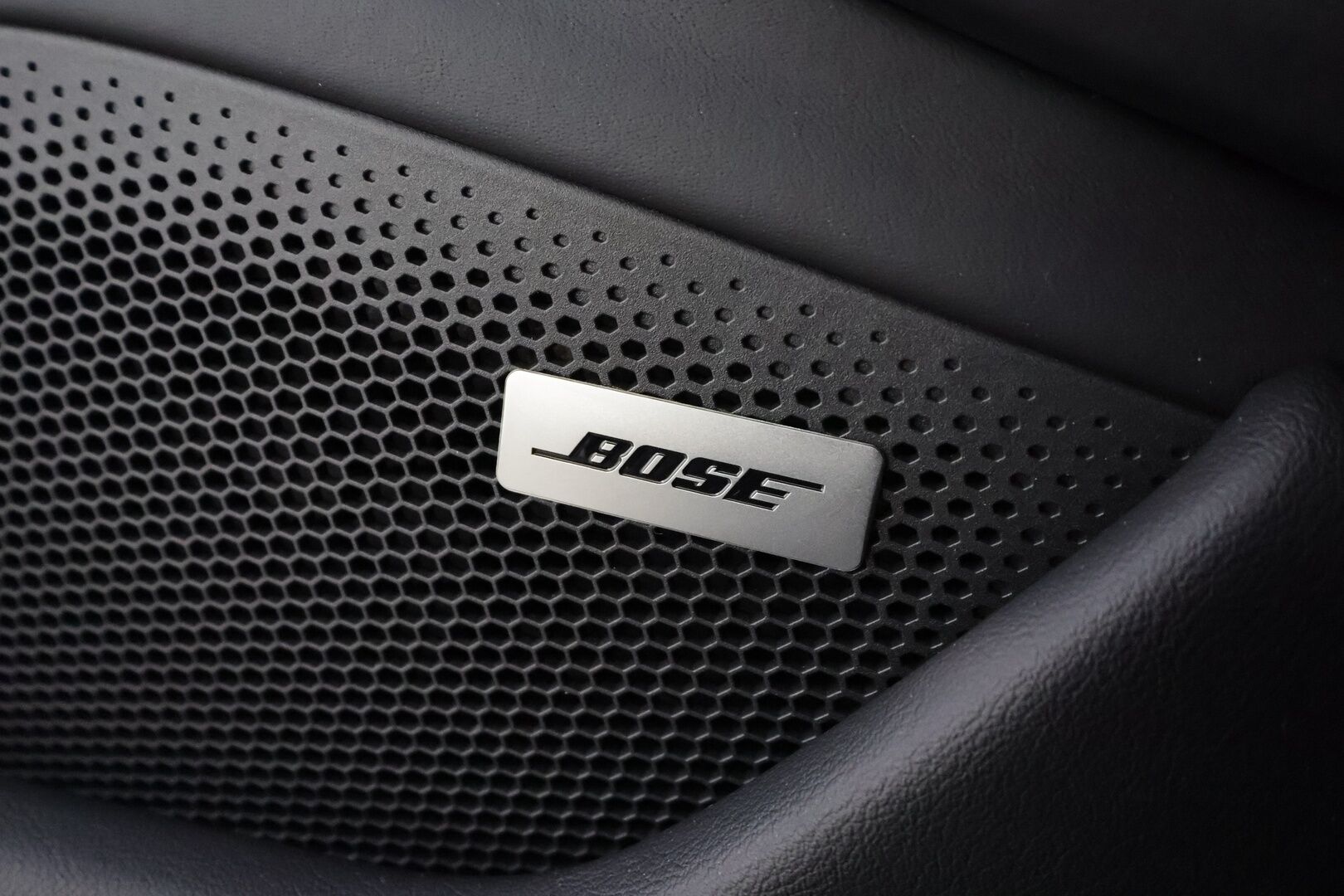 PORSCHE TAYCAN 2023 GTS * ACC / HUD / Sport Chrono / Bose / 360° / ILP / 18-Suuntaiset istuimet / Matrix LED / Comfort Access / PASM / Lasikatto / PDLS+ *