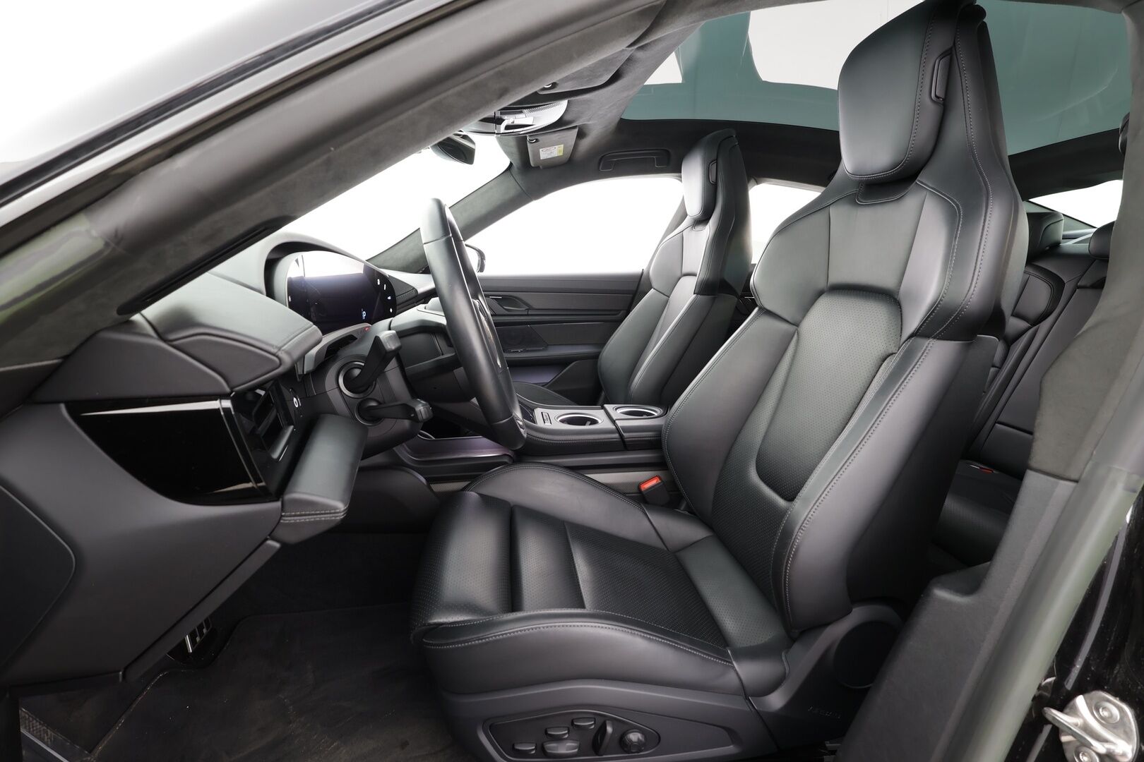 PORSCHE TAYCAN 2023 GTS * ACC / HUD / Sport Chrono / Bose / 360° / ILP / 18-Suuntaiset istuimet / Matrix LED / Comfort Access / PASM / Lasikatto / PDLS+ *