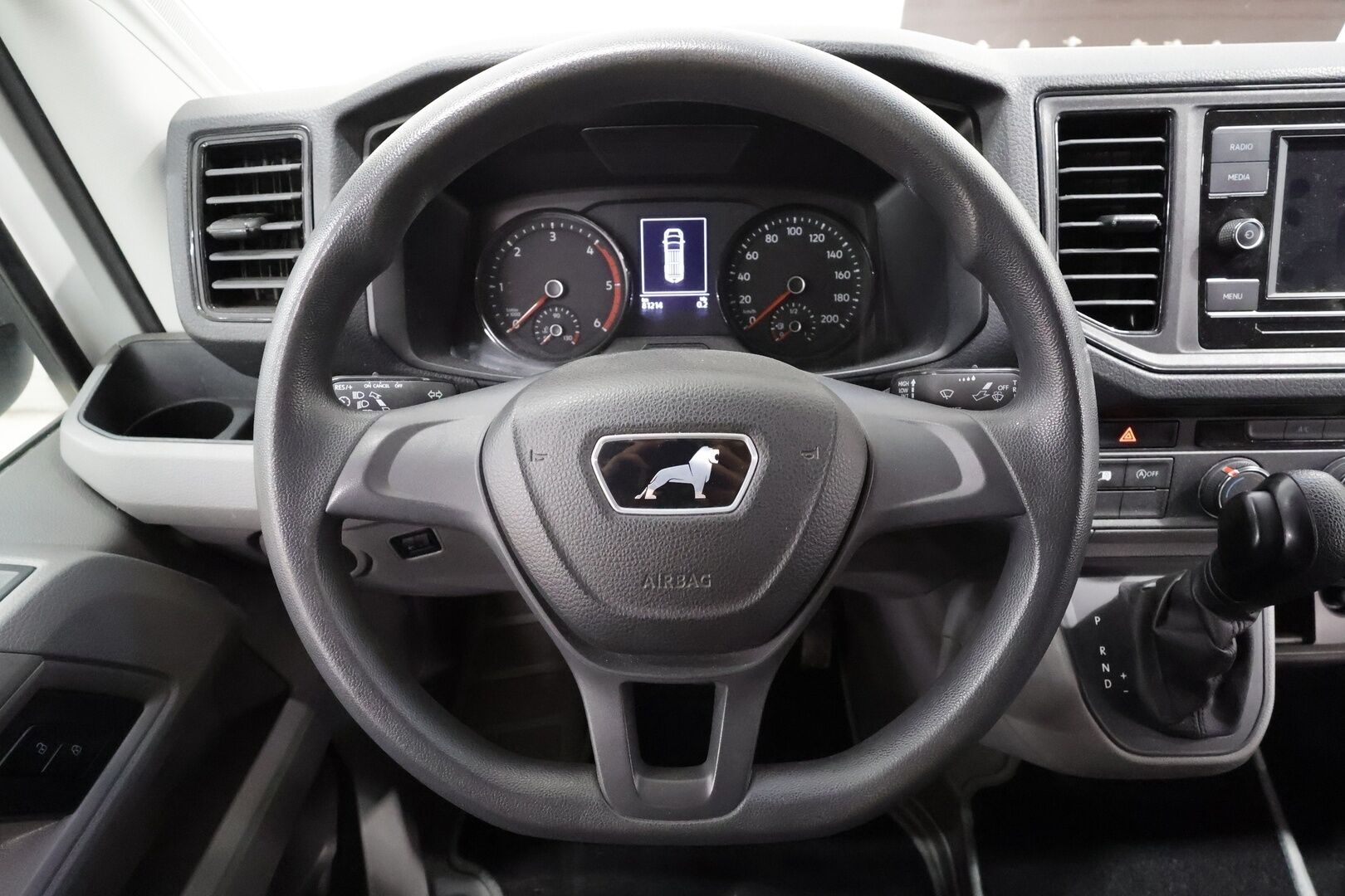 MAN TGE 2023 180 L4H3 *ALV / Sorsan Royal Jatko-ohjaamo / 6-paikkainen / Vakkari / P.kamera / Nahat / GAS Audio / LED-Lisä /  2x Renkaat * - Huippuvarusteltu / Kylkiputket / Keularauta /