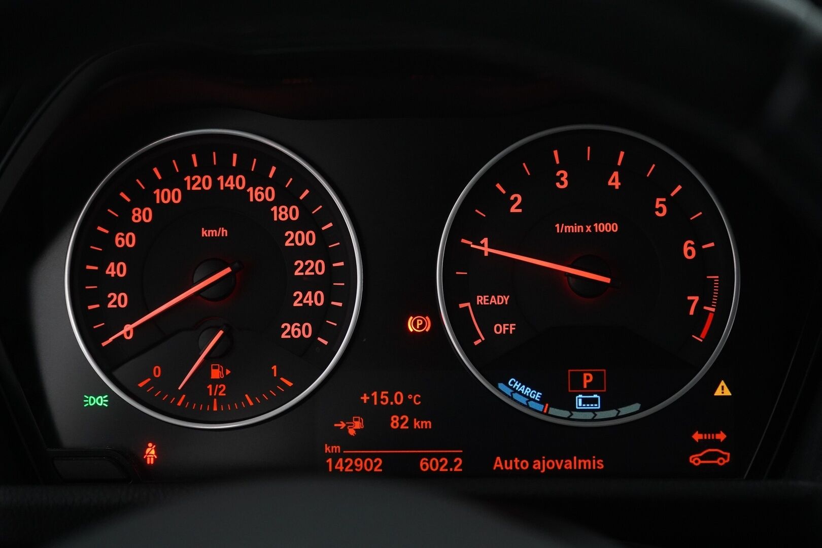 BMW 225 2017 F45 Active Tourer 225xe A Business *Ratinlämmitin / Tutkat / Vakkari* - Kahdet renkaat alumiinivantein / Seuraava katsastus 29.5.2026 / Viimeisin huolto 134tkm