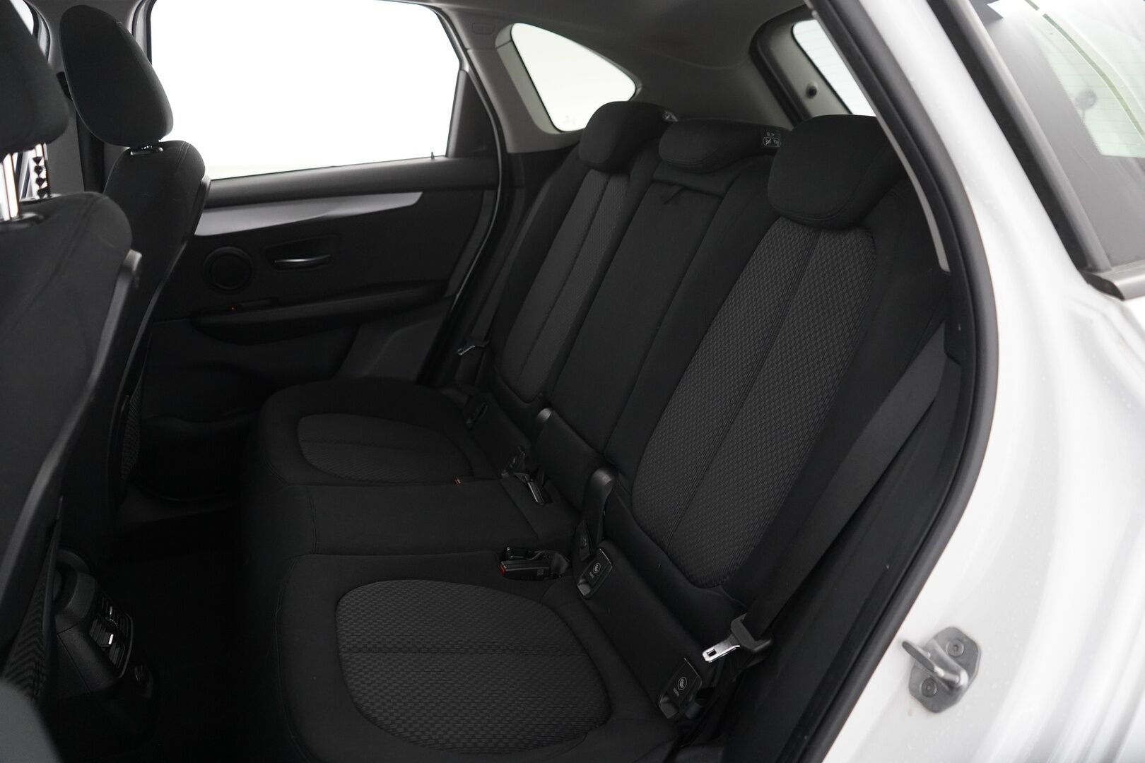 BMW 225 2017 F45 Active Tourer 225xe A Business *Ratinlämmitin / Tutkat / Vakkari* - Kahdet renkaat alumiinivantein / Seuraava katsastus 29.5.2026 / Viimeisin huolto 134tkm