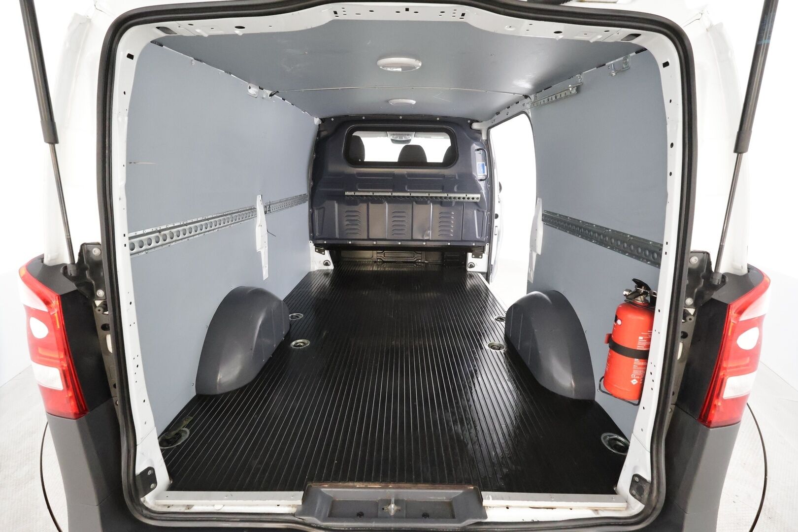 Mercedes-Benz Vito 2021 110cdi-3,05/32k Keskipitkä A2 ** ALV / Webasto / P-Kamera / Koukku ** - 1.om Suomi-auto 