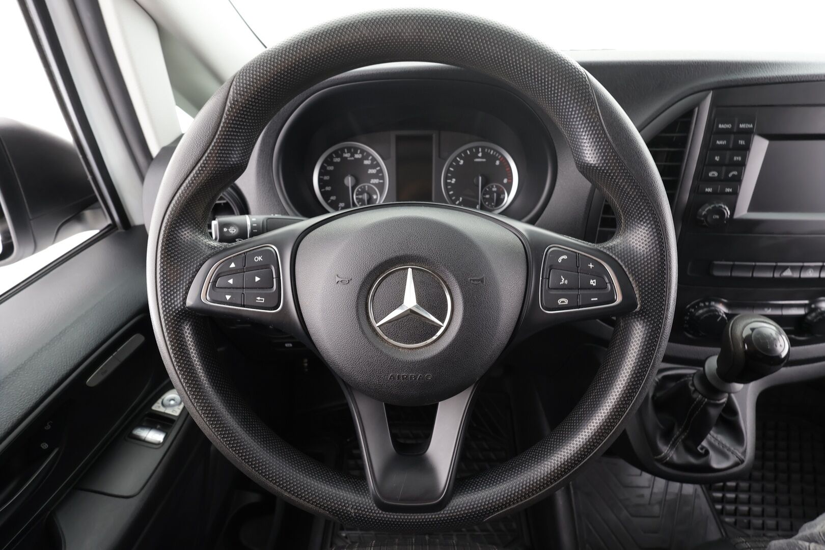 Mercedes-Benz Vito 2021 110cdi-3,05/32k Keskipitkä A2 ** ALV / Webasto / P-Kamera / Koukku ** - 1.om Suomi-auto 