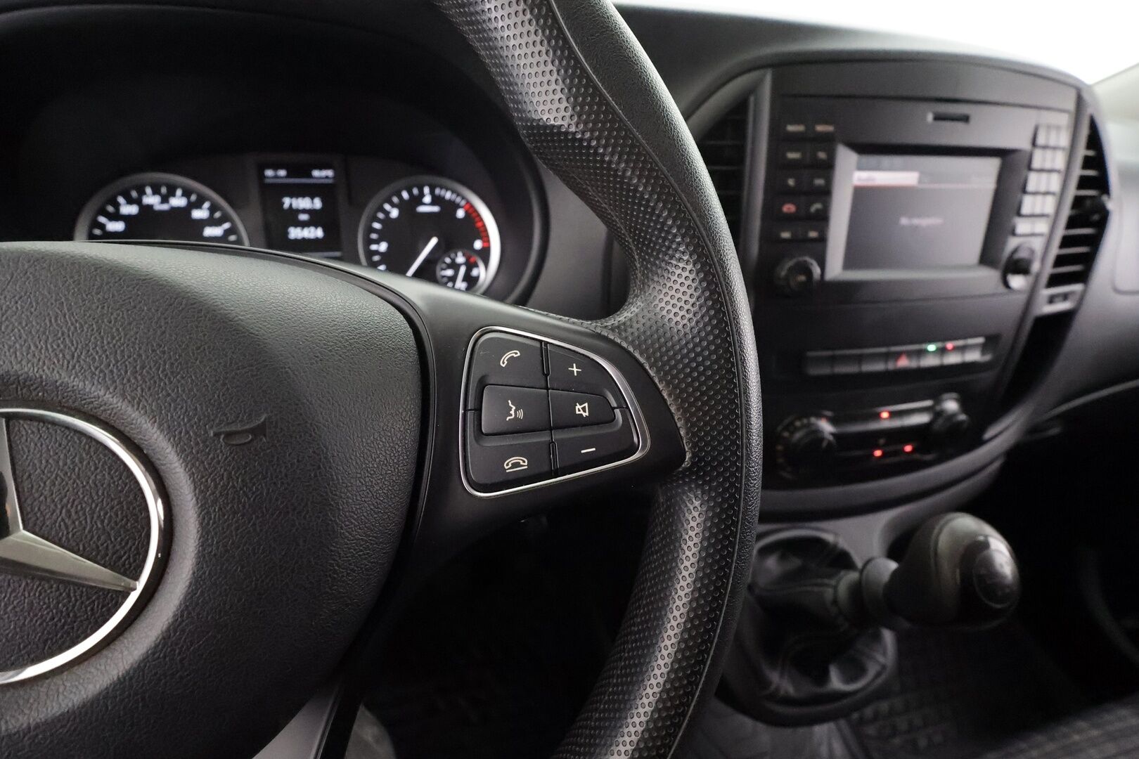 Mercedes-Benz Vito 2021 110cdi-3,05/32k Keskipitkä A2 ** ALV / Webasto / P-Kamera / Koukku ** - 1.om Suomi-auto 