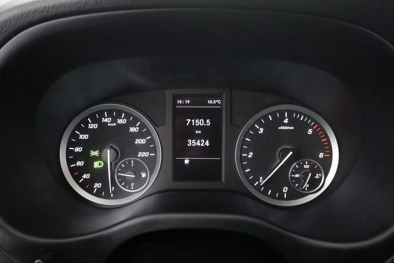 Mercedes-Benz Vito 2021 110cdi-3,05/32k Keskipitkä A2 ** ALV / Webasto / P-Kamera / Koukku ** - 1.om Suomi-auto 