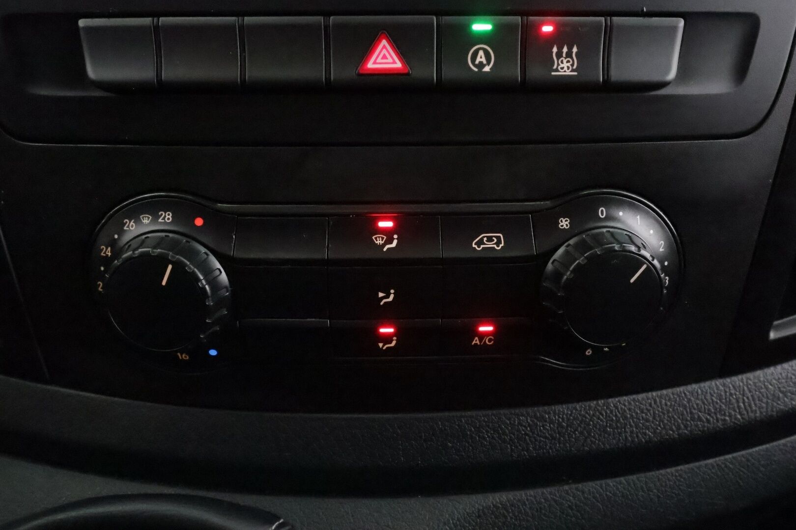 Mercedes-Benz Vito 2021 110cdi-3,05/32k Keskipitkä A2 ** ALV / Webasto / P-Kamera / Koukku ** - 1.om Suomi-auto 