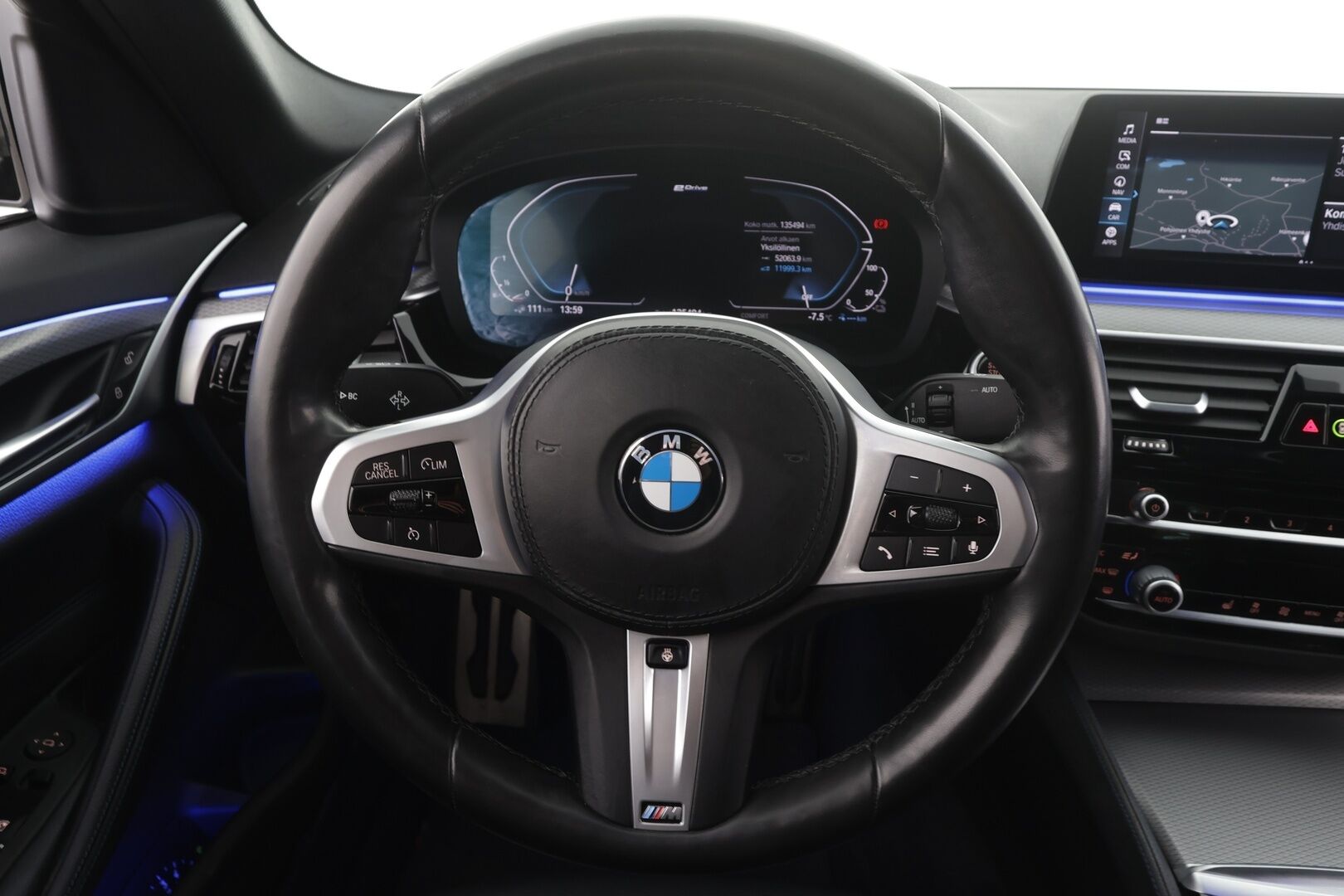 BMW 530 2020 G30 Sedan 530e xDrive A Charged Edition M Sport * Vakkari / Puolisähköt / Koukku / Sporttinahat / Lisälämmitin ajastimella / P.kamera * - Akku kuntotarkastettu / Suomi-auto / Kahdet renkaat