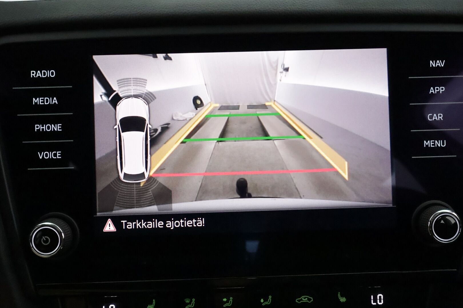 Skoda Octavia 2020 Combi 2,0 TDI 184 4x4 Scout Business DSG **Webasto / Koukku / Adapt.vakkari / LED-valot / P.kamera / Navi / Keyless** - Super varusteilla | Neliveto / 2-om Suomi-auto | Kahdet renkaat aluvanteilla | Adaptiivinen vakkari | Webasto | Koukku | 