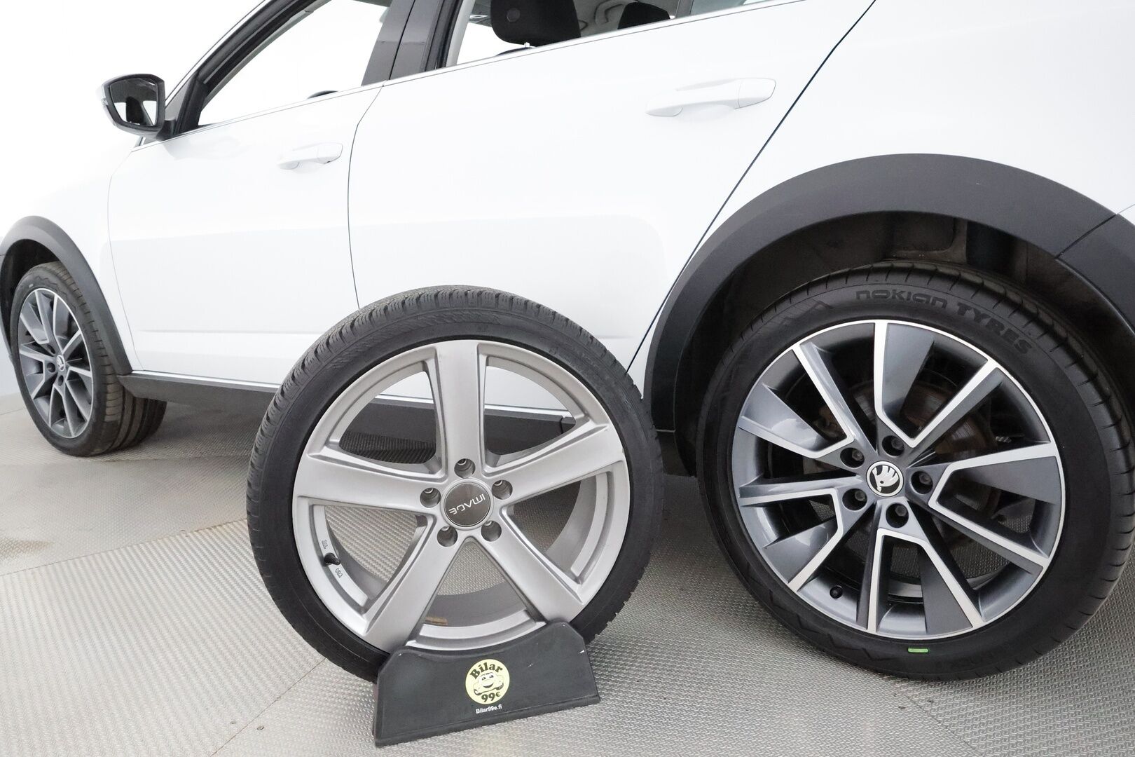 Skoda Octavia 2020 Combi 2,0 TDI 184 4x4 Scout Business DSG **Webasto / Koukku / Adapt.vakkari / LED-valot / P.kamera / Navi / Keyless** - Super varusteilla | Neliveto / 2-om Suomi-auto | Kahdet renkaat aluvanteilla | Adaptiivinen vakkari | Webasto | Koukku | 